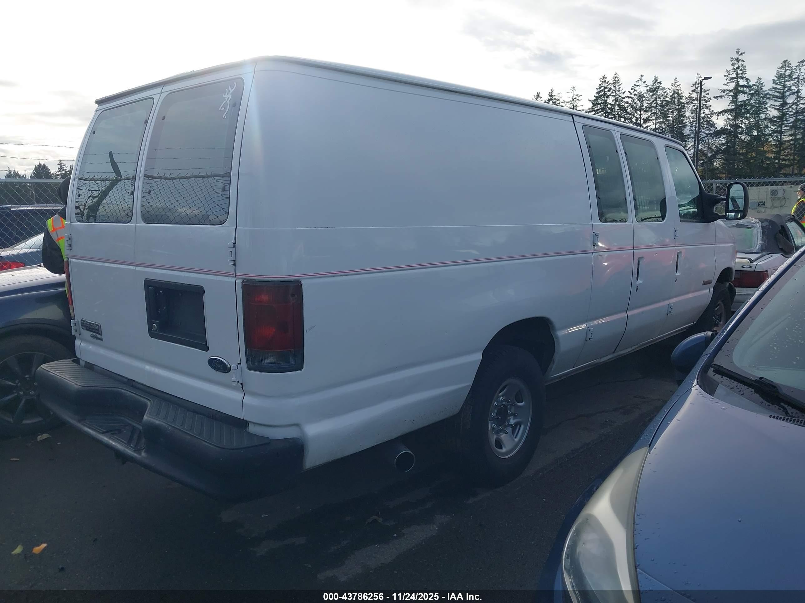 FORD E-350 image 4