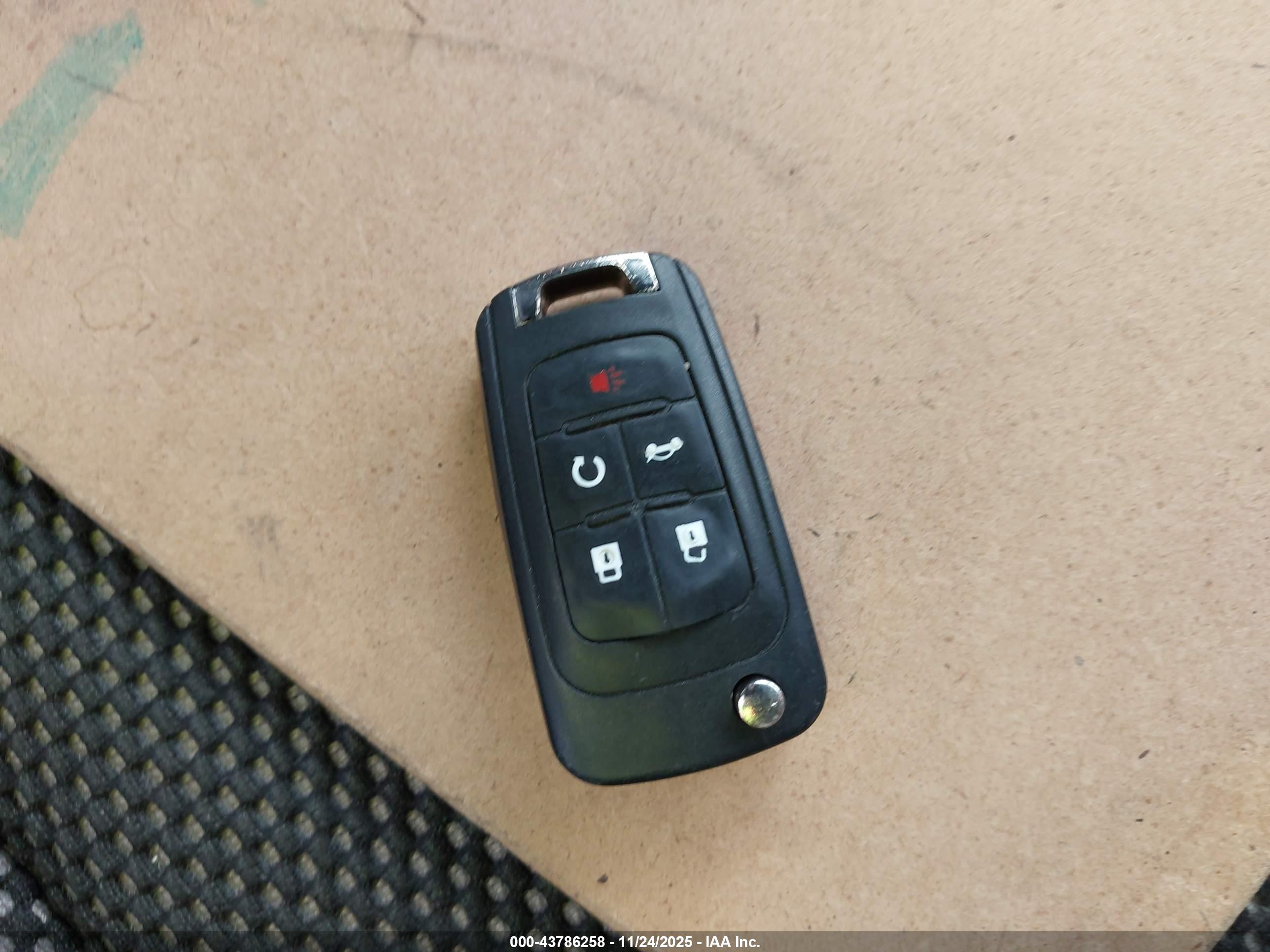 CHEVROLET EQUINOX image 11