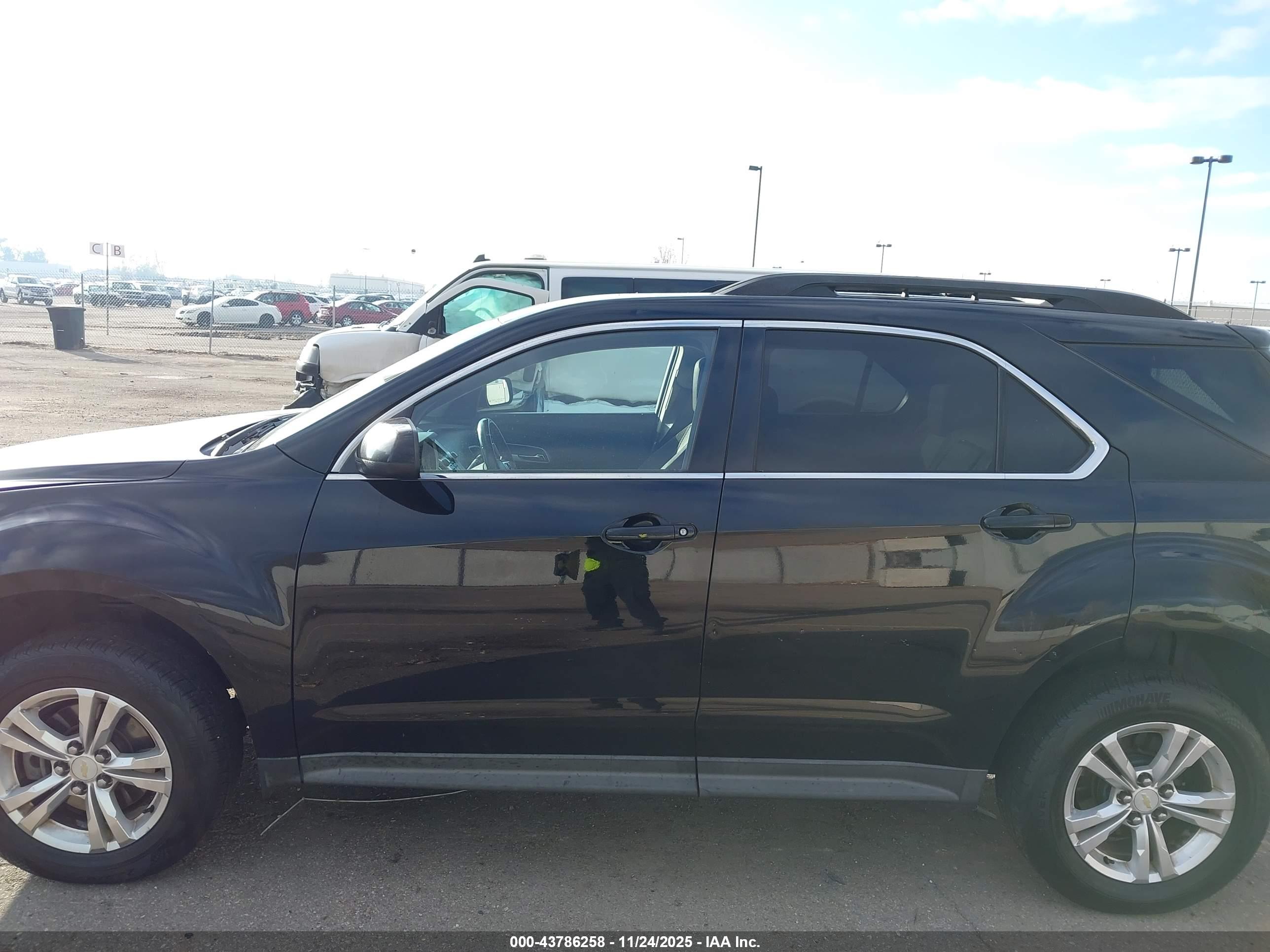 CHEVROLET EQUINOX image 6
