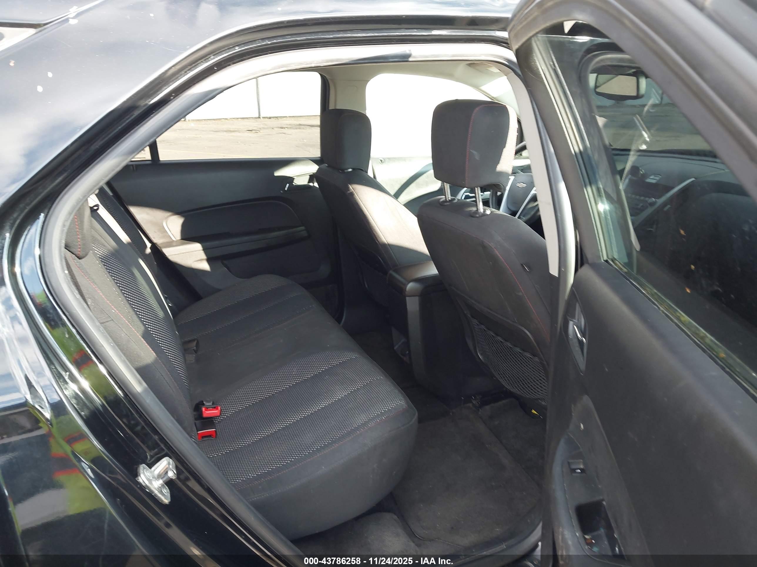 CHEVROLET EQUINOX image 8