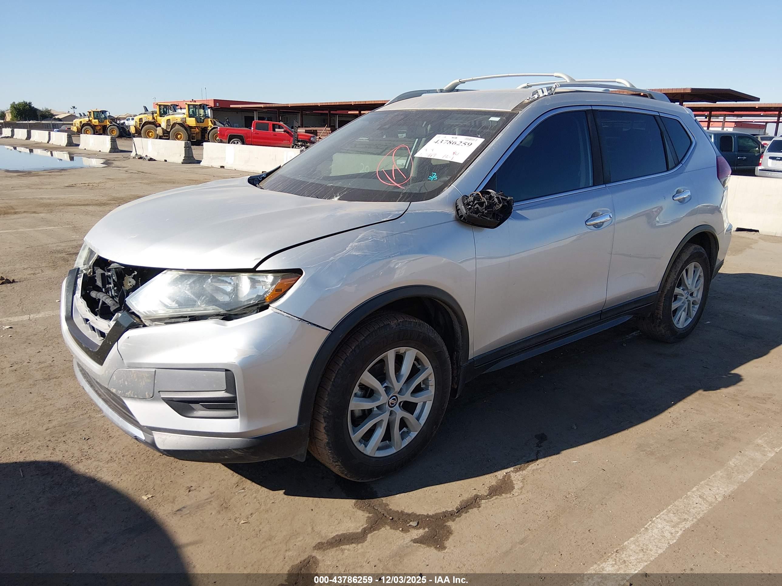 NISSAN ROGUE image 2