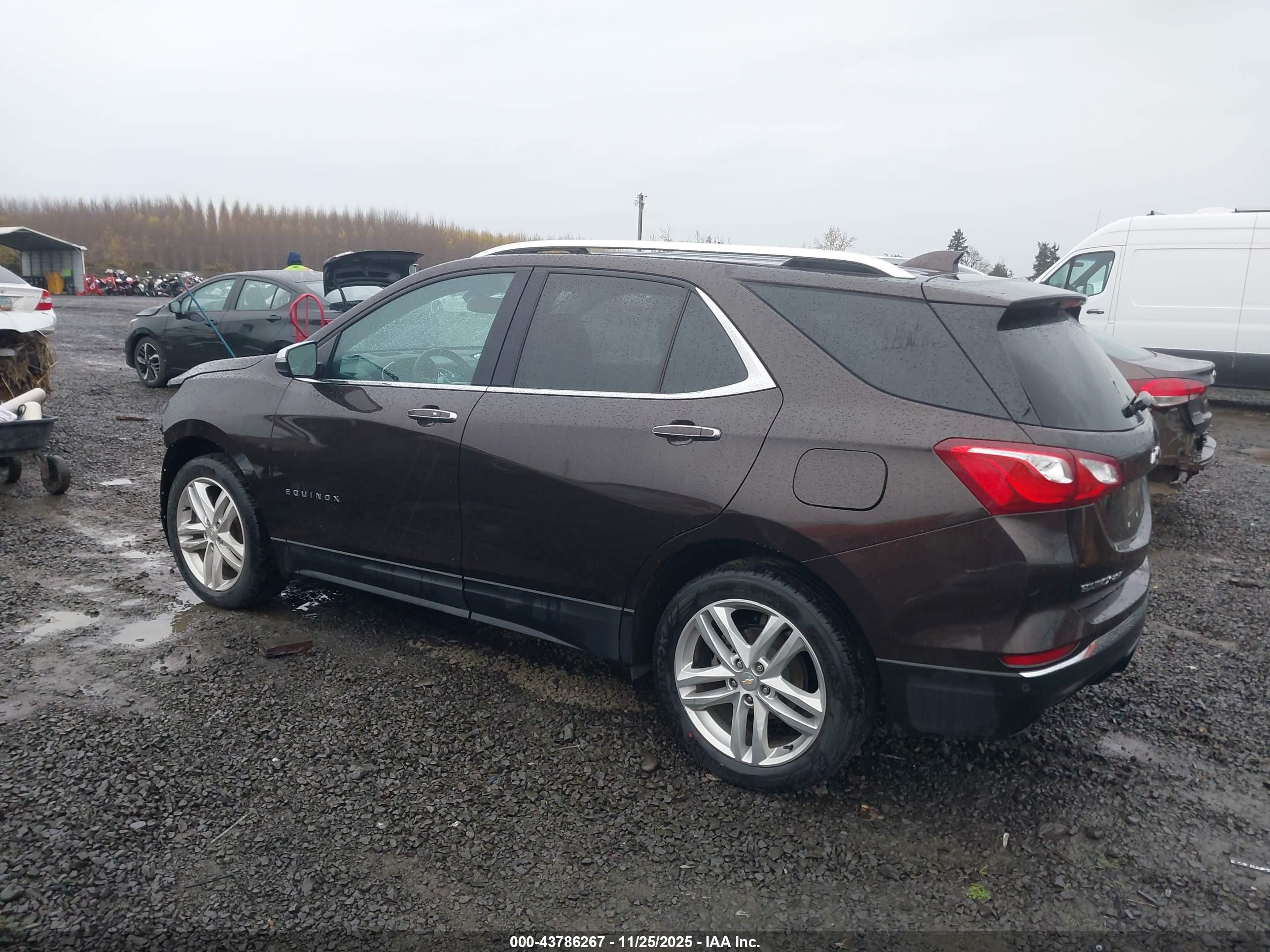 CHEVROLET EQUINOX image 3