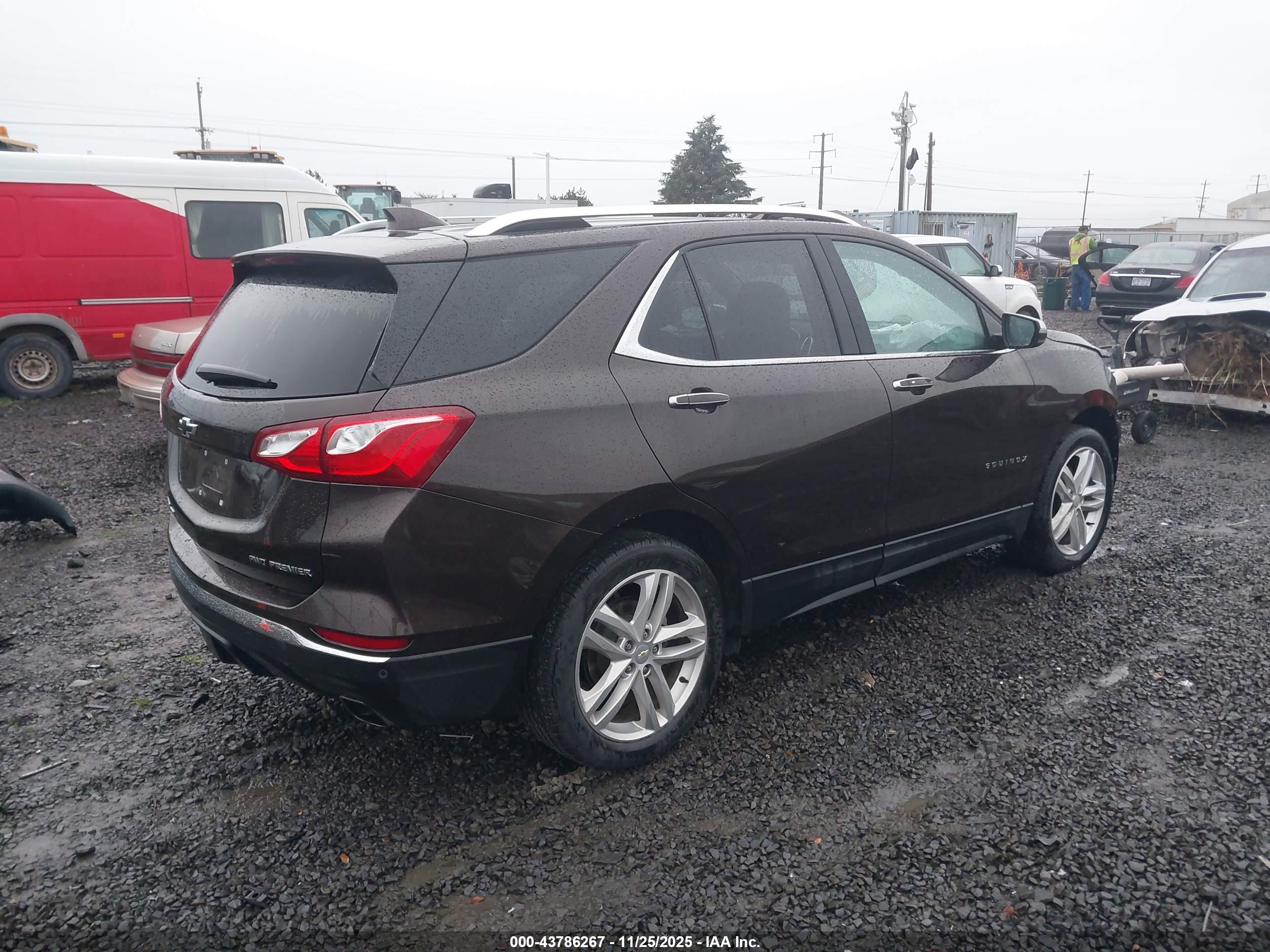 CHEVROLET EQUINOX image 4