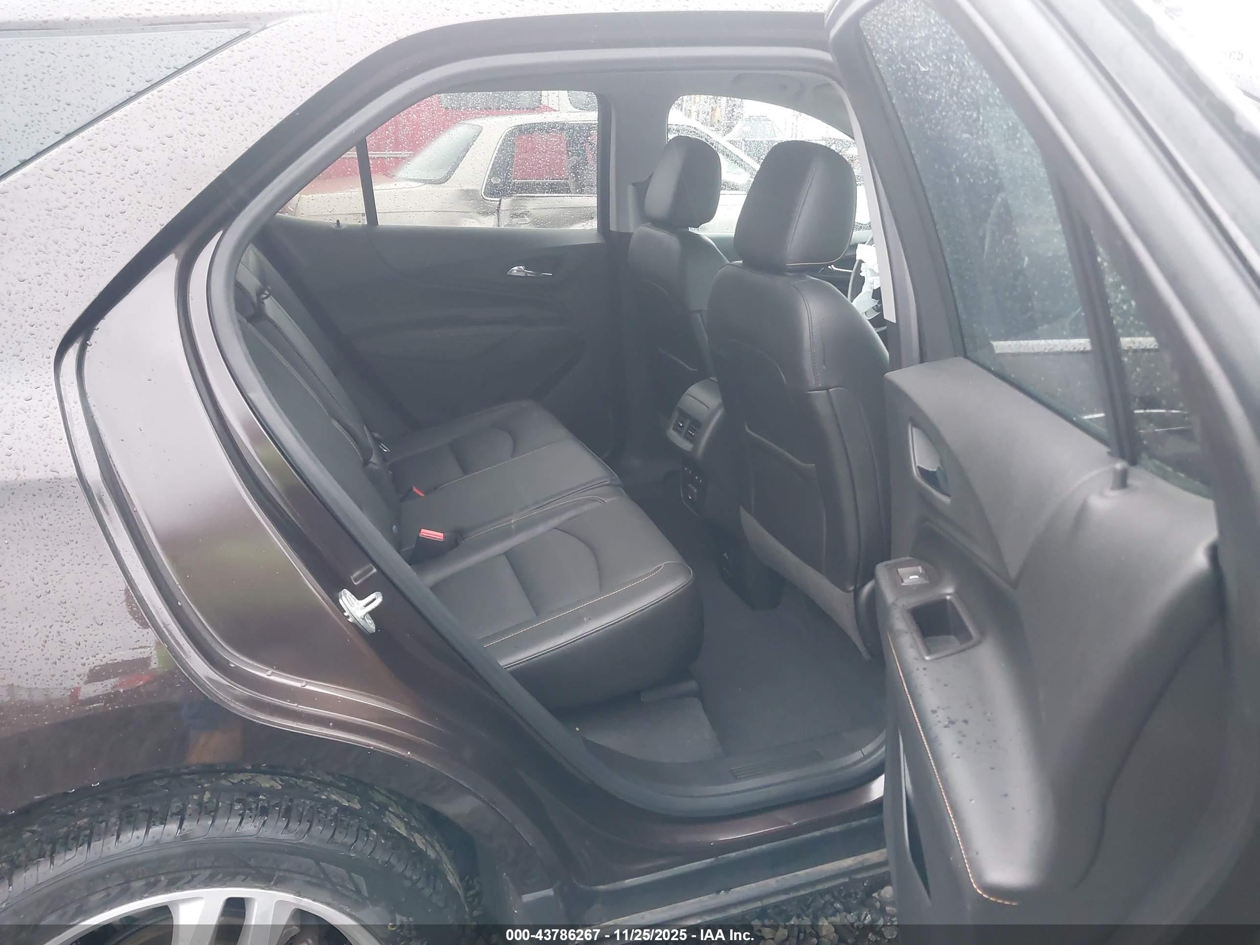CHEVROLET EQUINOX image 8