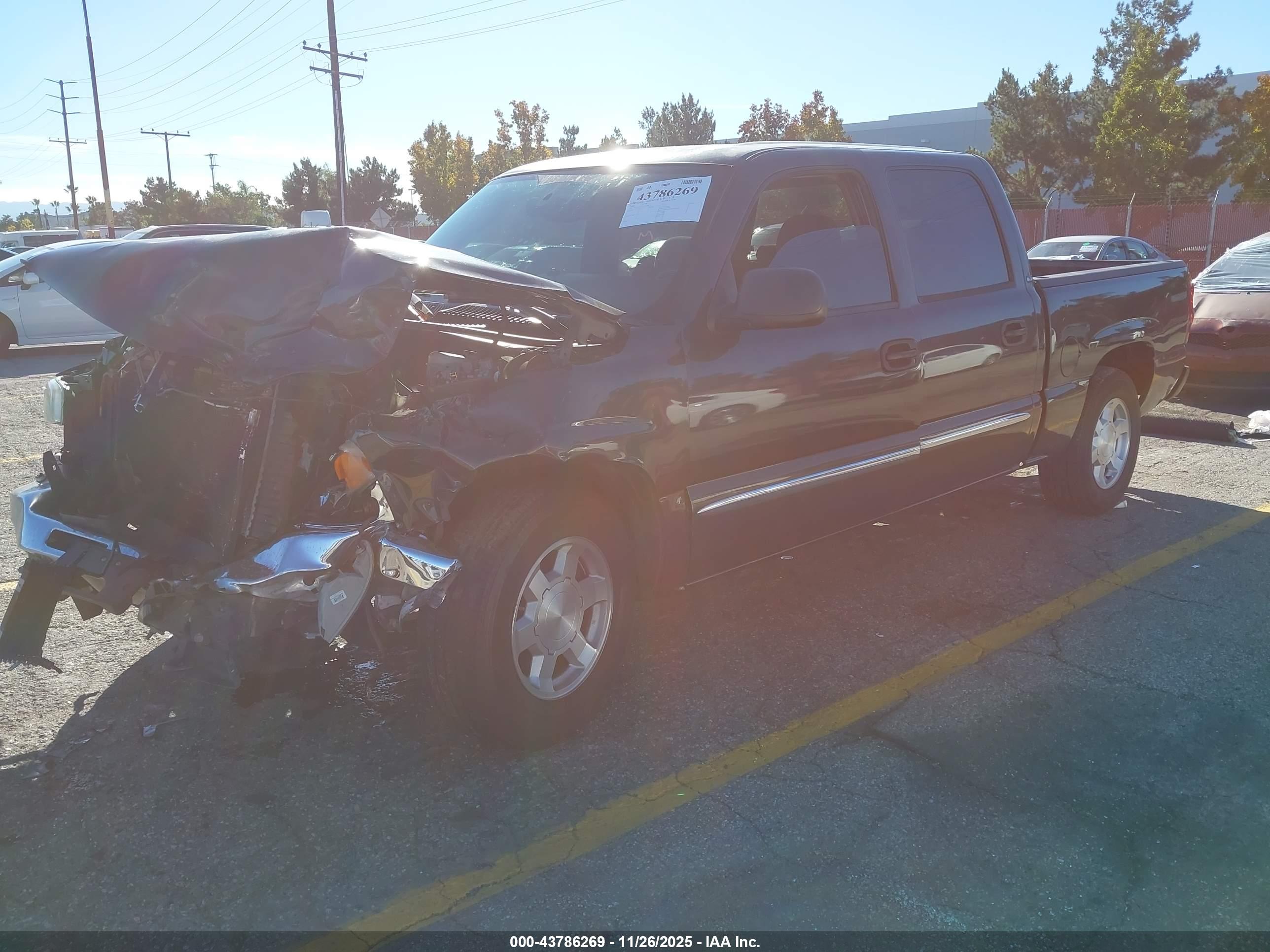 GMC SIERRA image 2