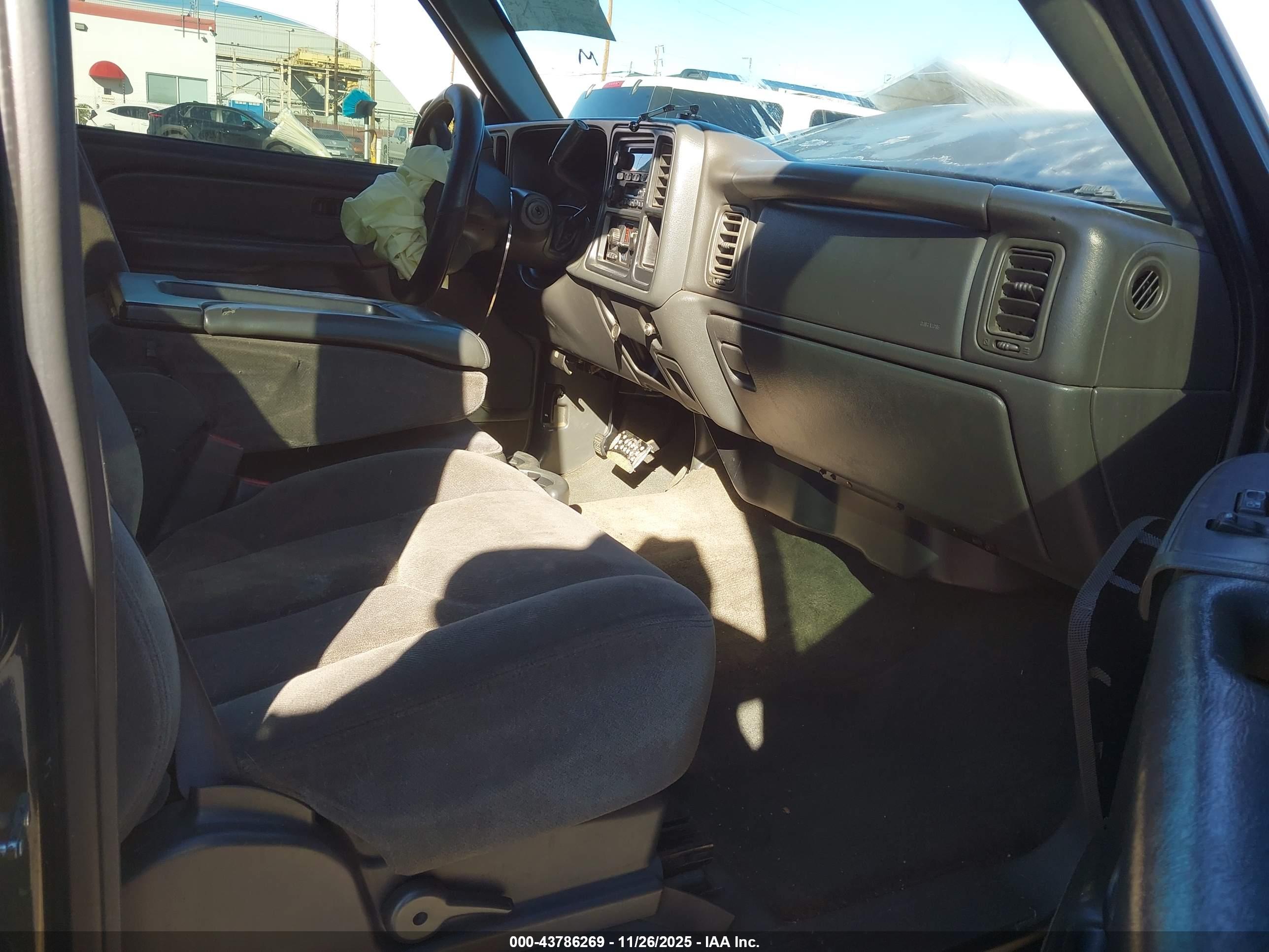 GMC SIERRA image 5