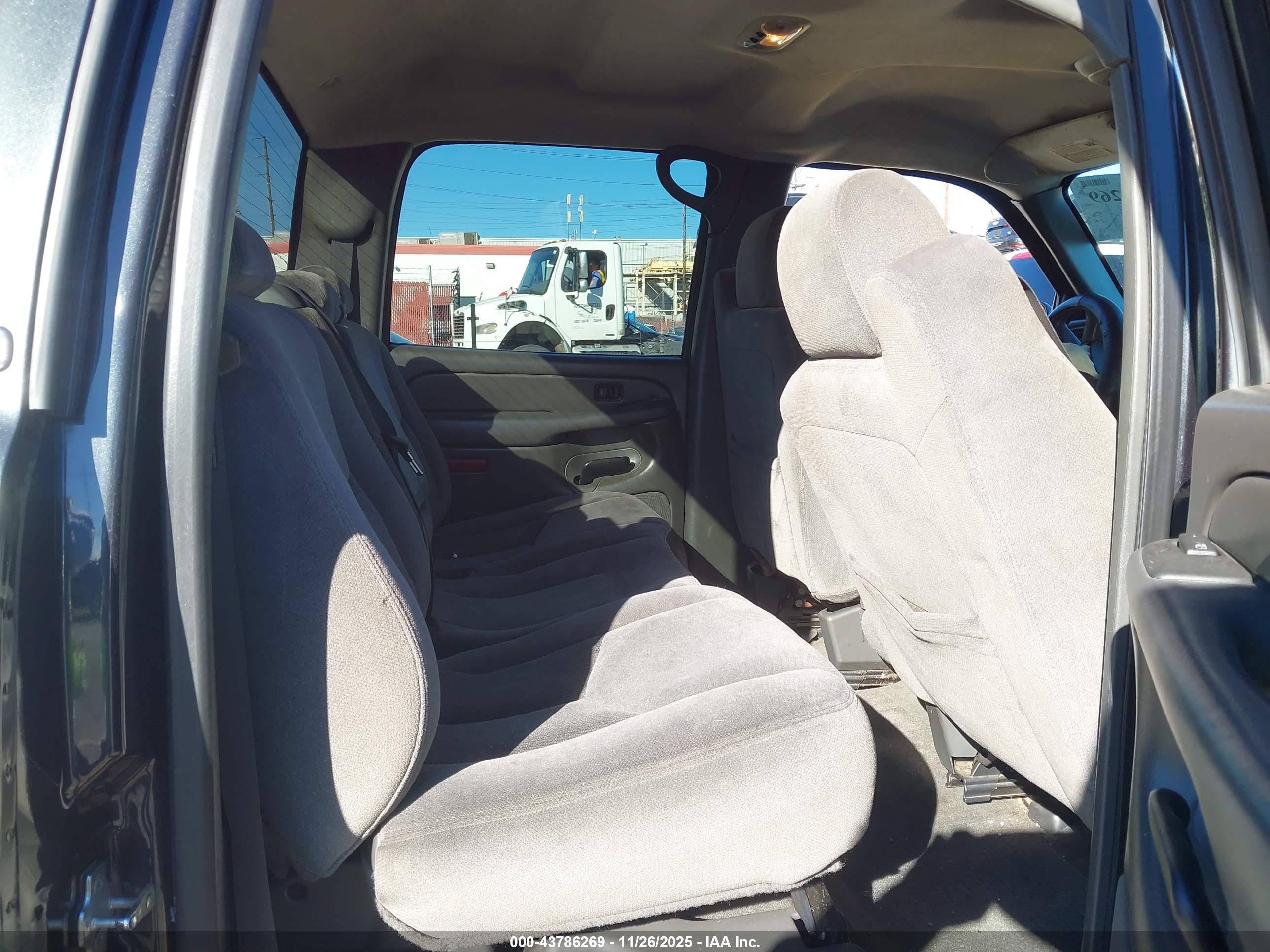 GMC SIERRA image 8