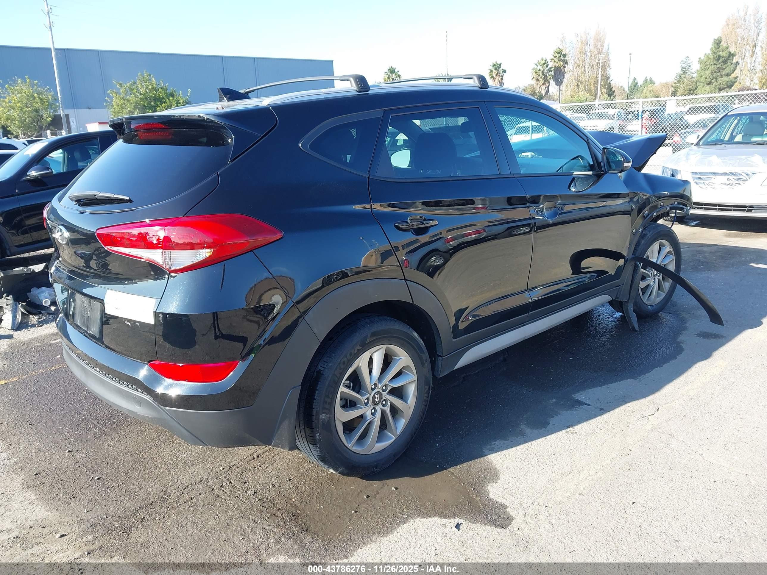 HYUNDAI TUCSON image 4