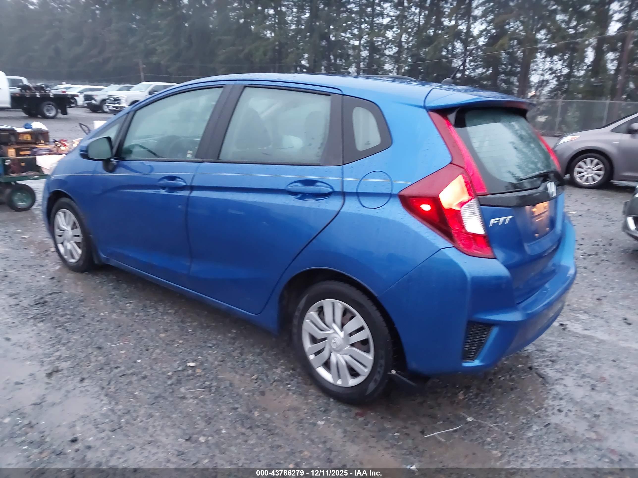 HONDA FIT image 3
