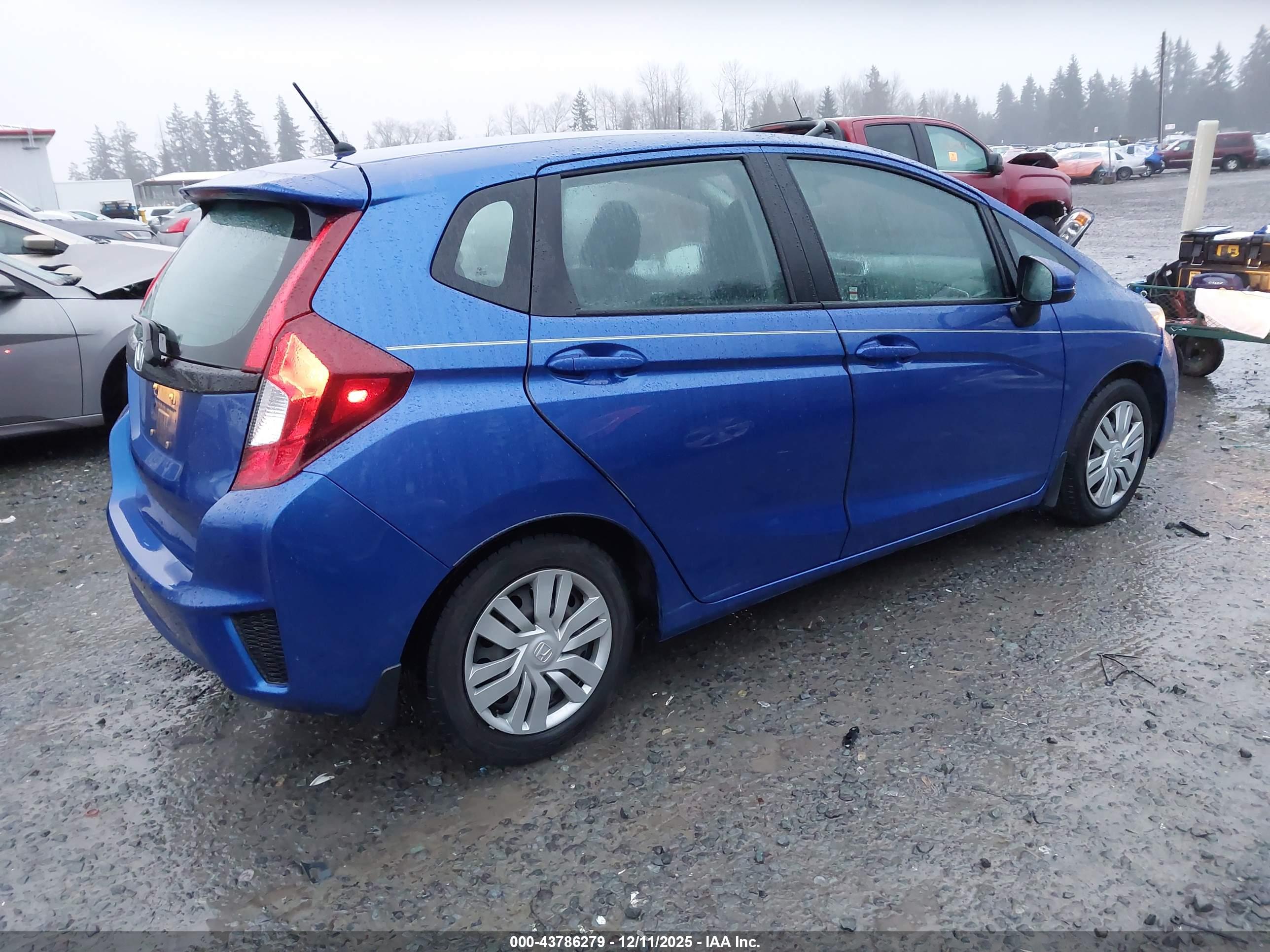 HONDA FIT image 4