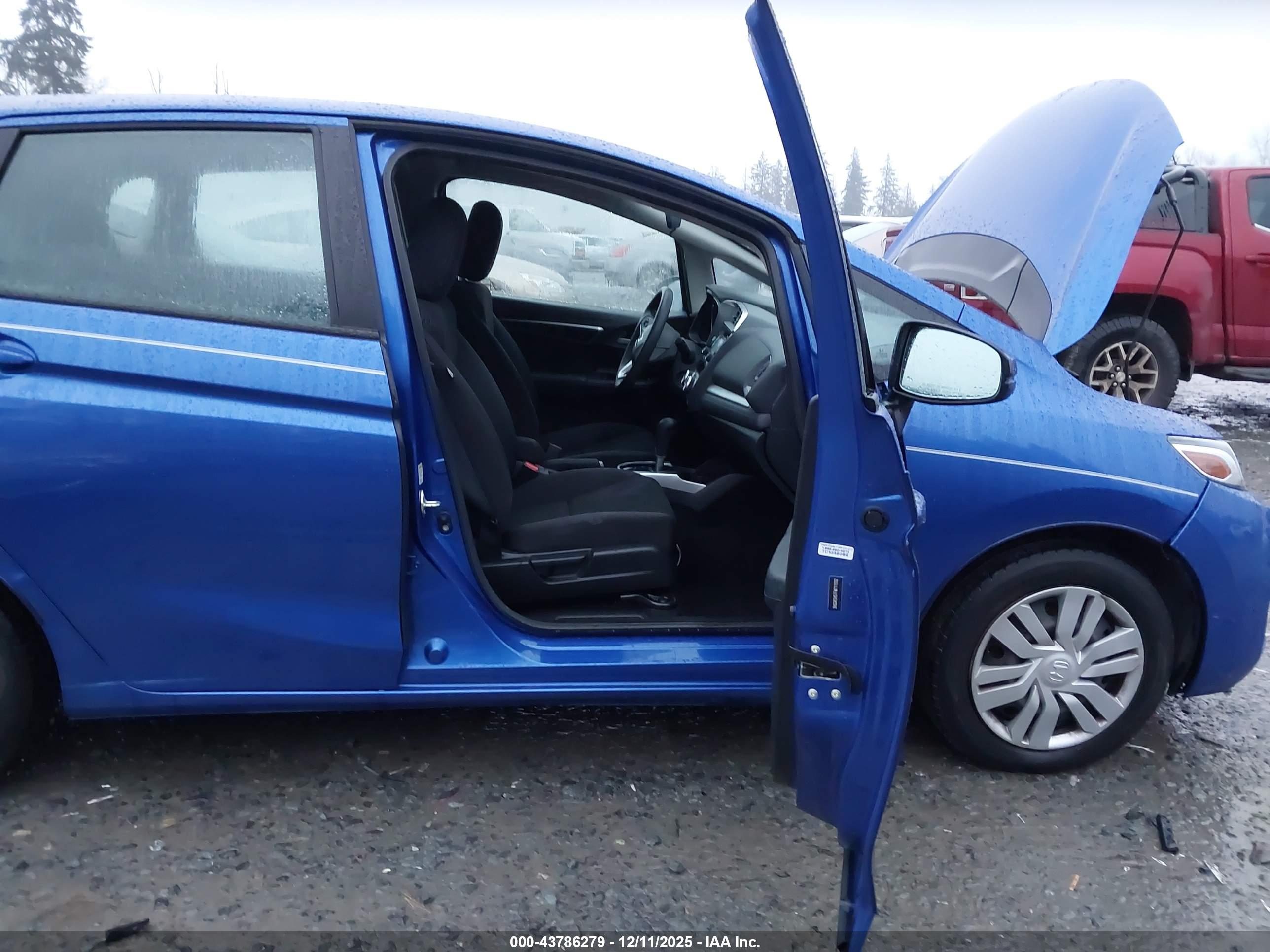 HONDA FIT image 5