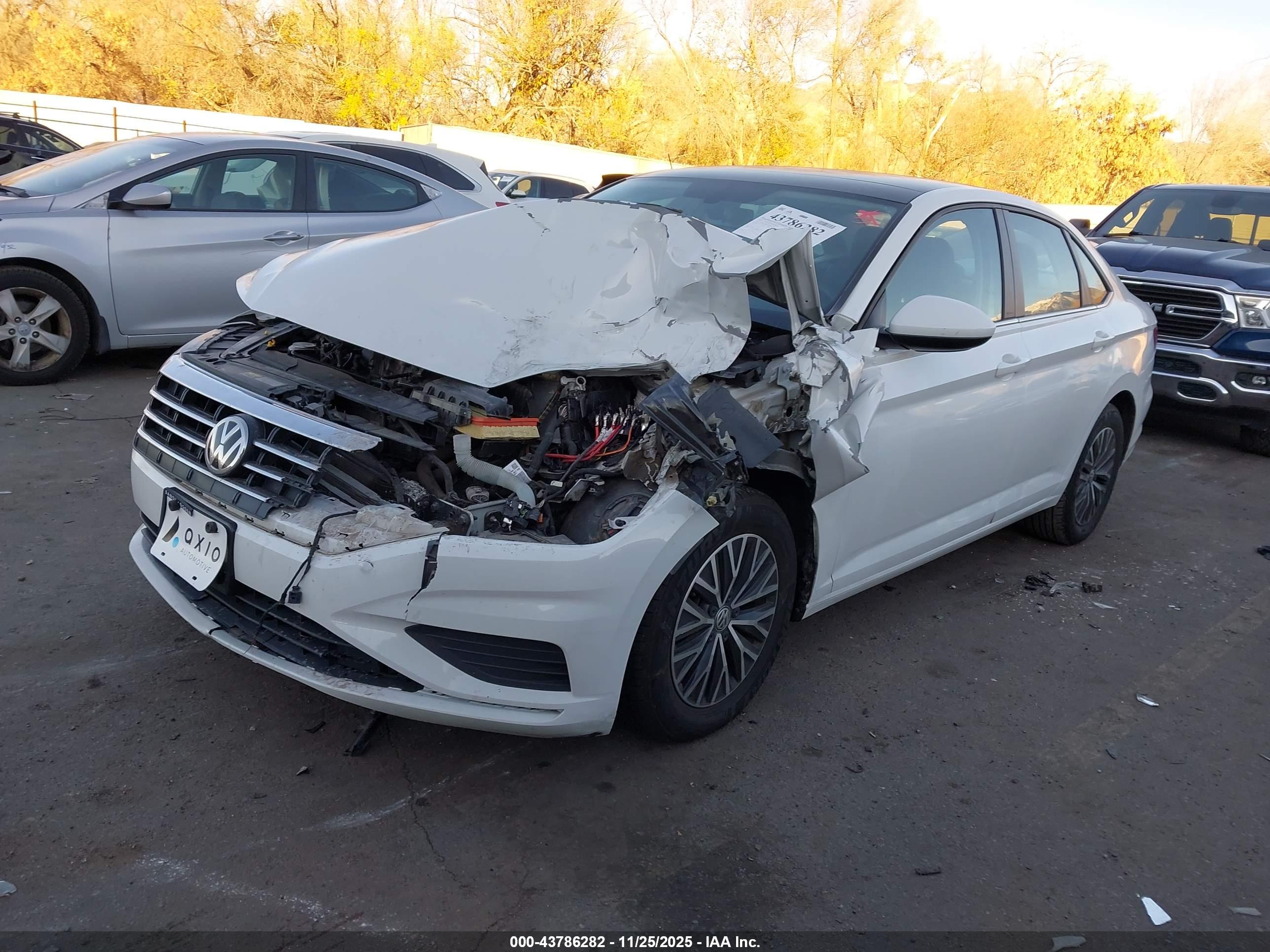 VOLKSWAGEN JETTA image 2