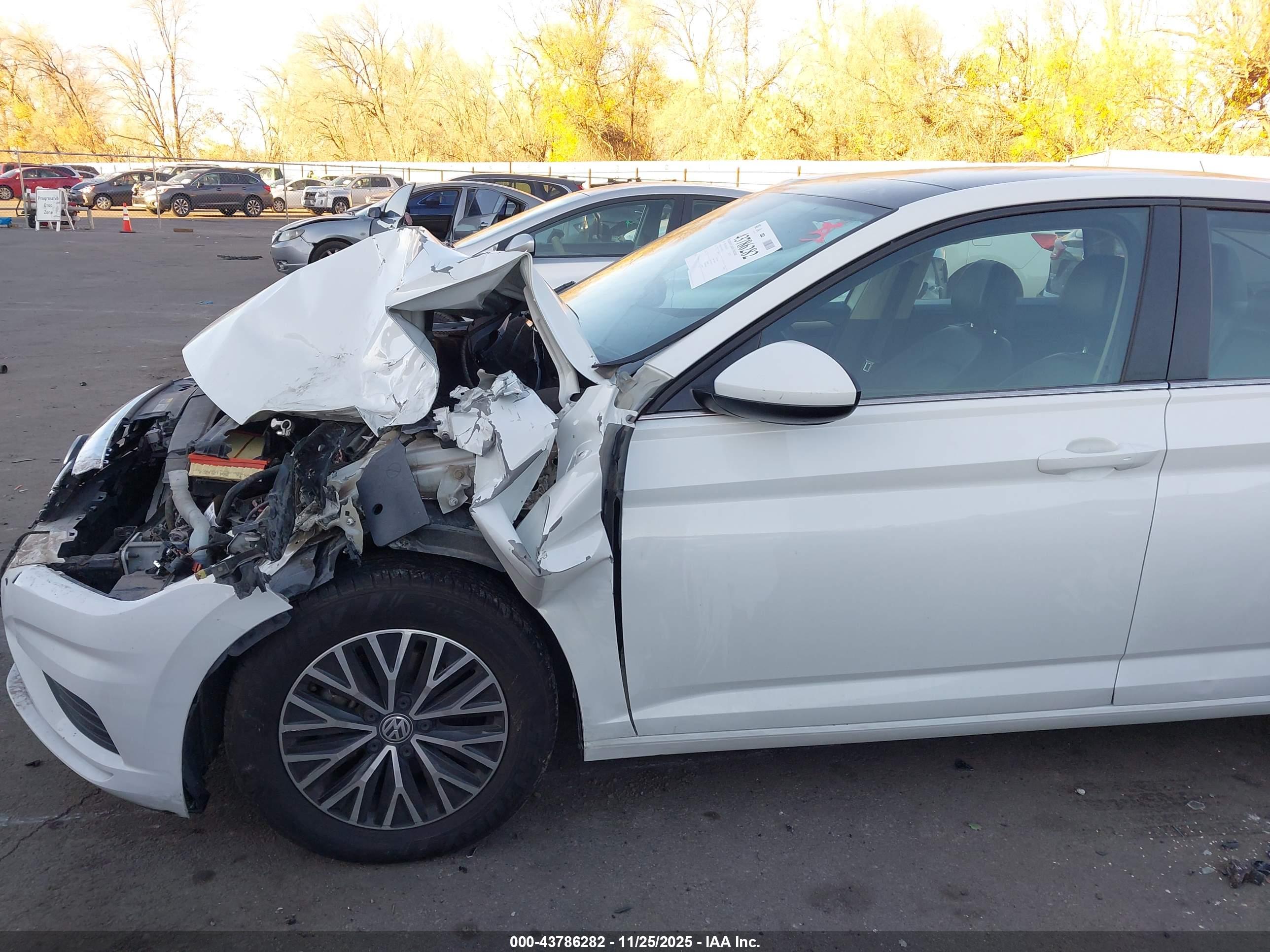 VOLKSWAGEN JETTA image 6