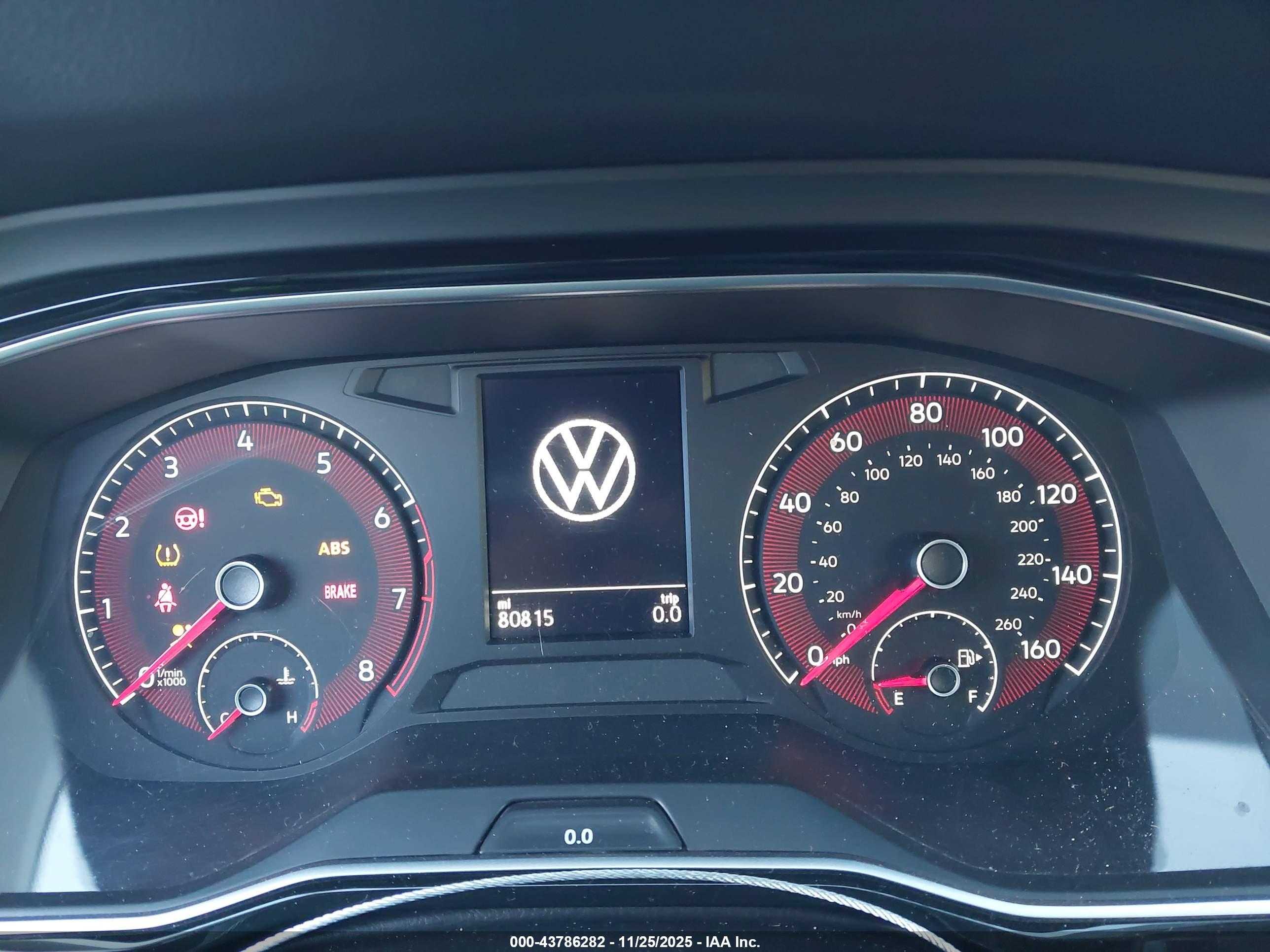 VOLKSWAGEN JETTA image 7