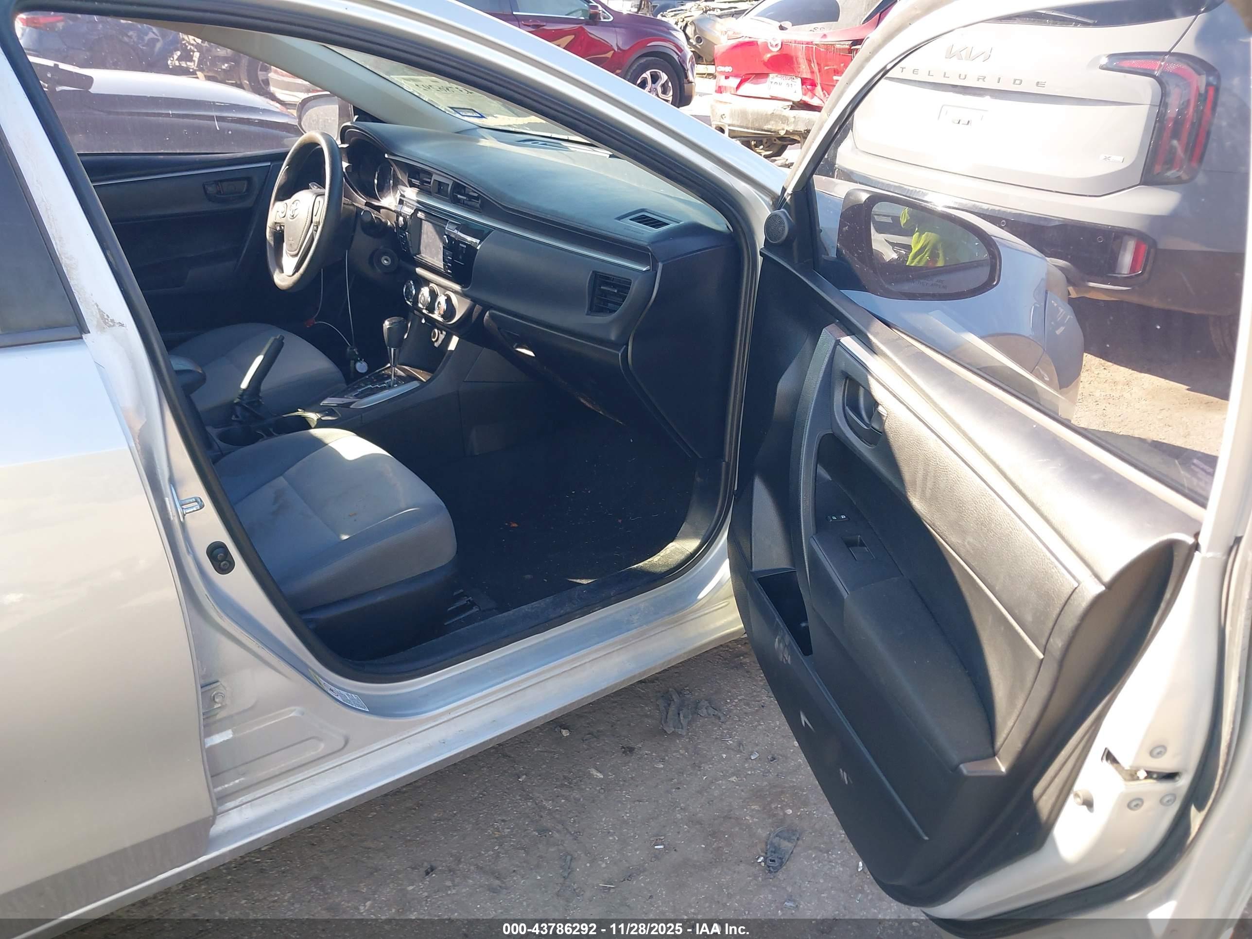 TOYOTA COROLLA image 5