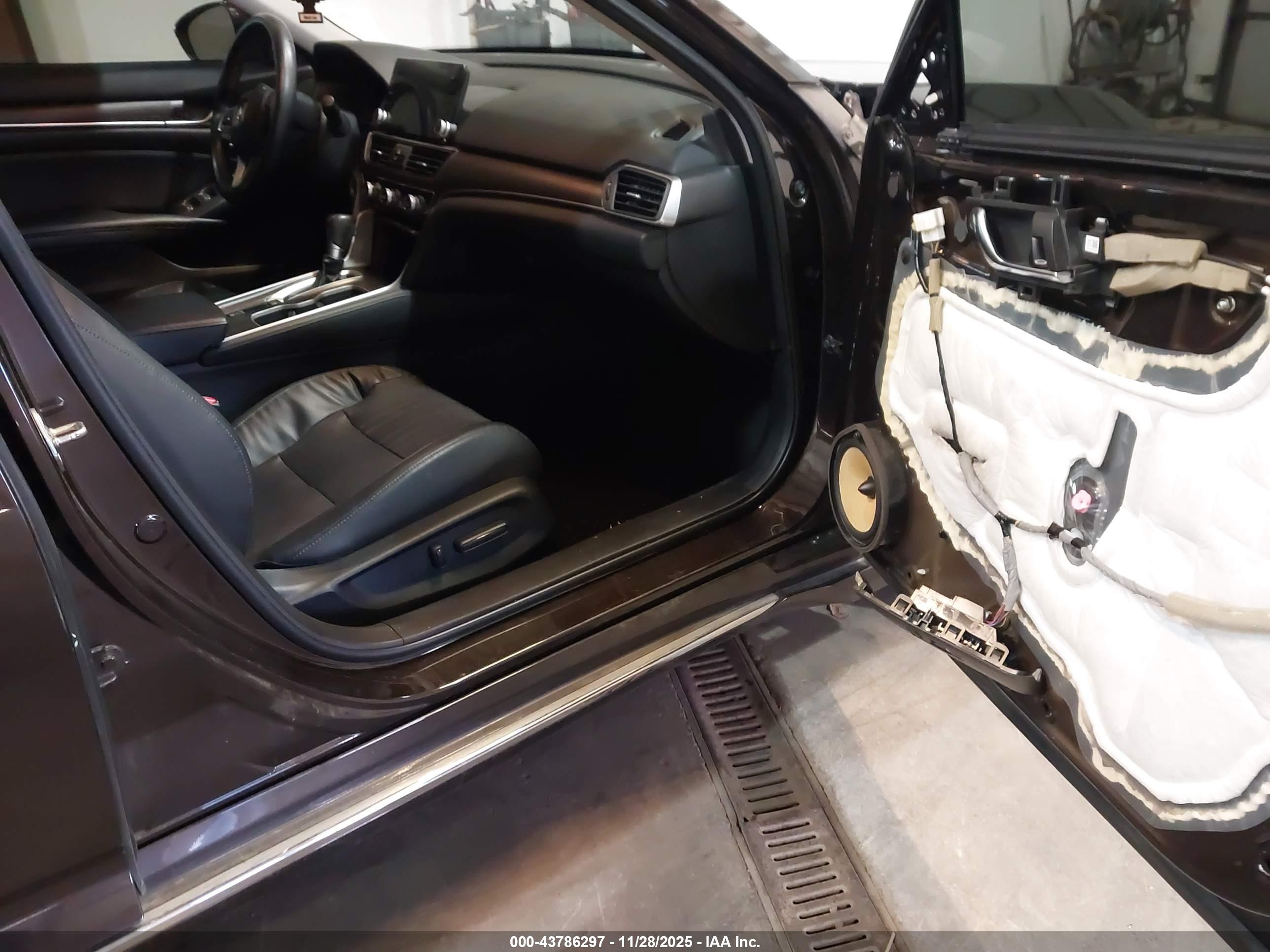 HONDA ACCORD image 5