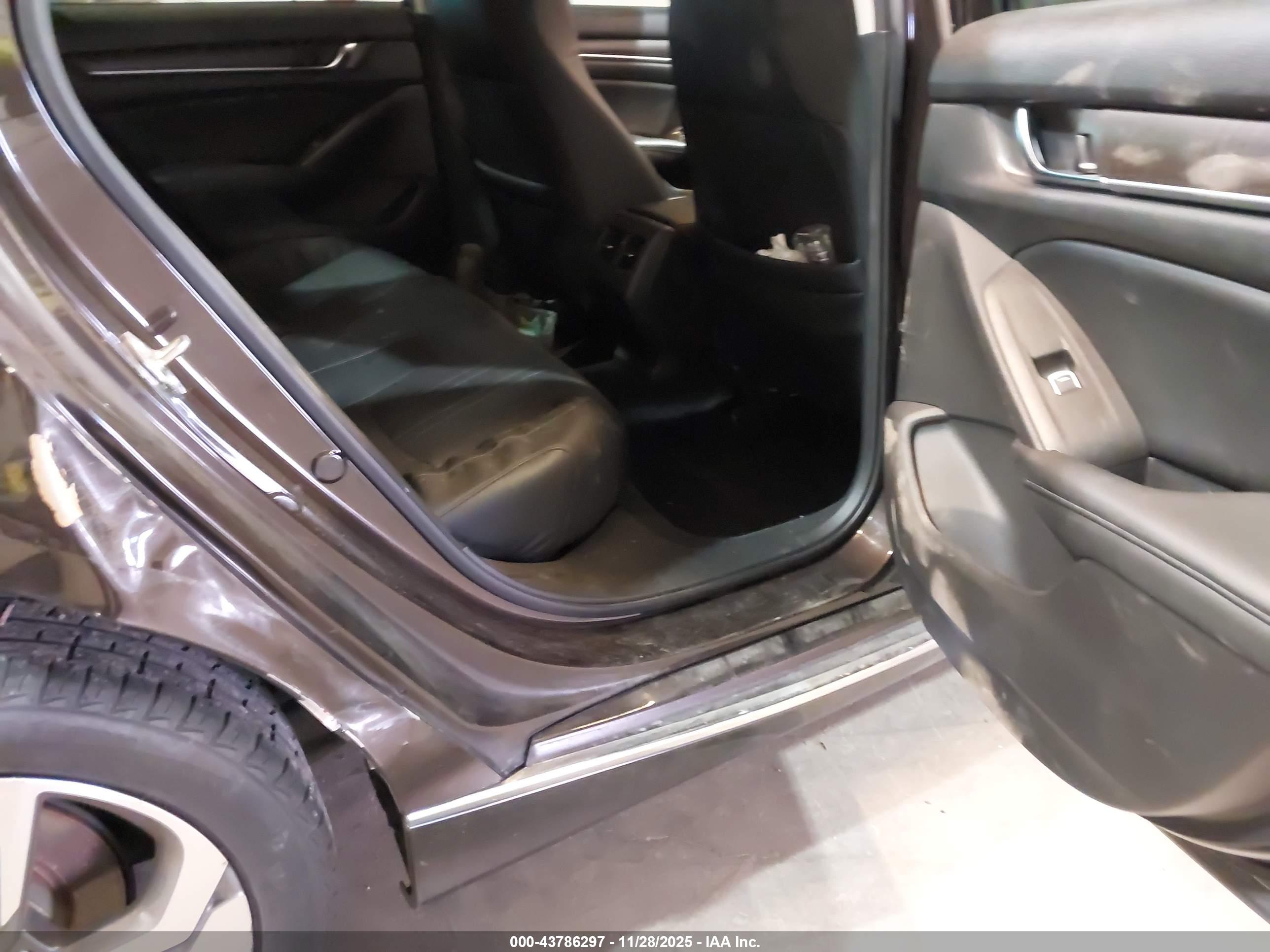 HONDA ACCORD image 8