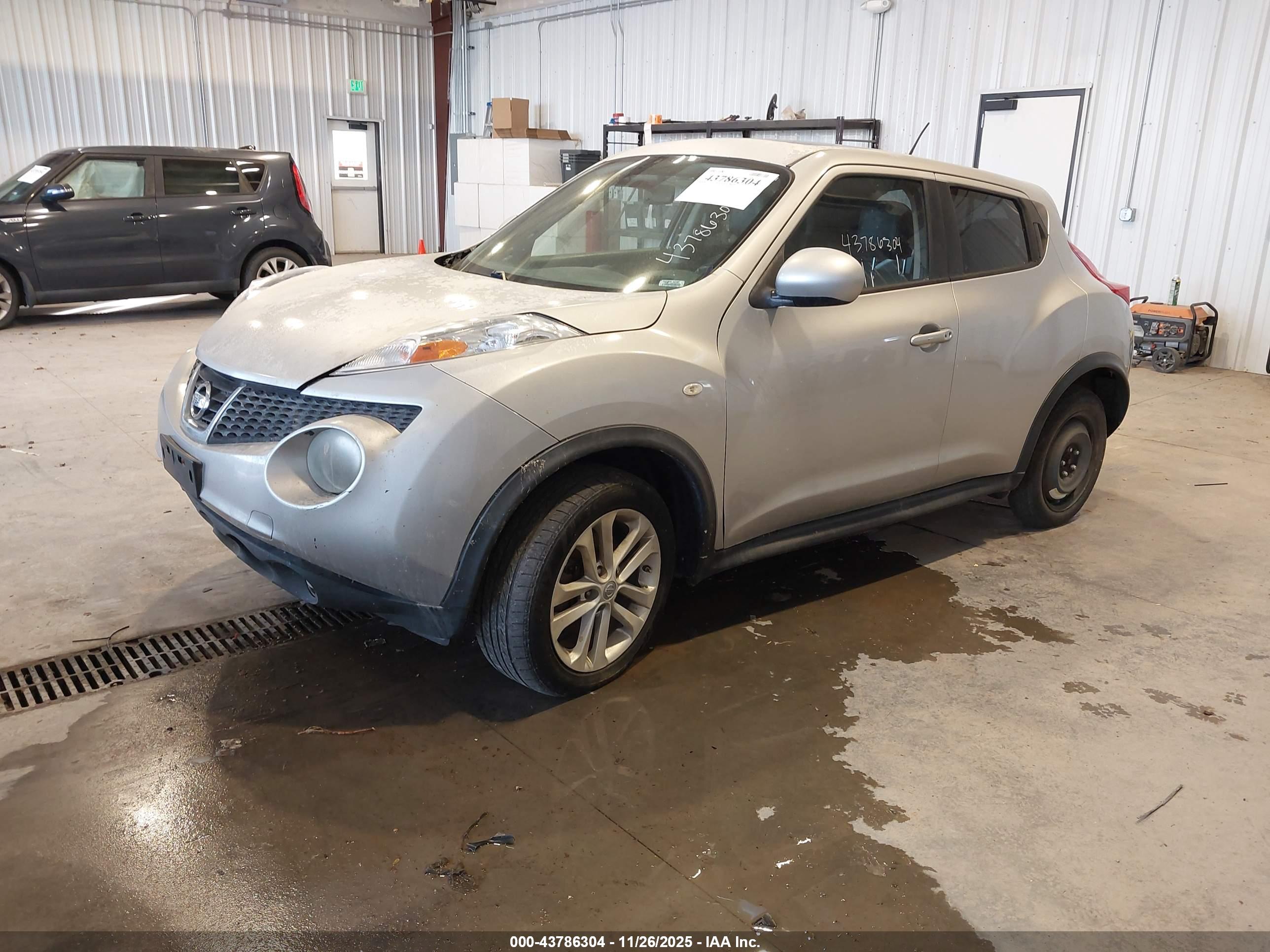 NISSAN JUKE image 2