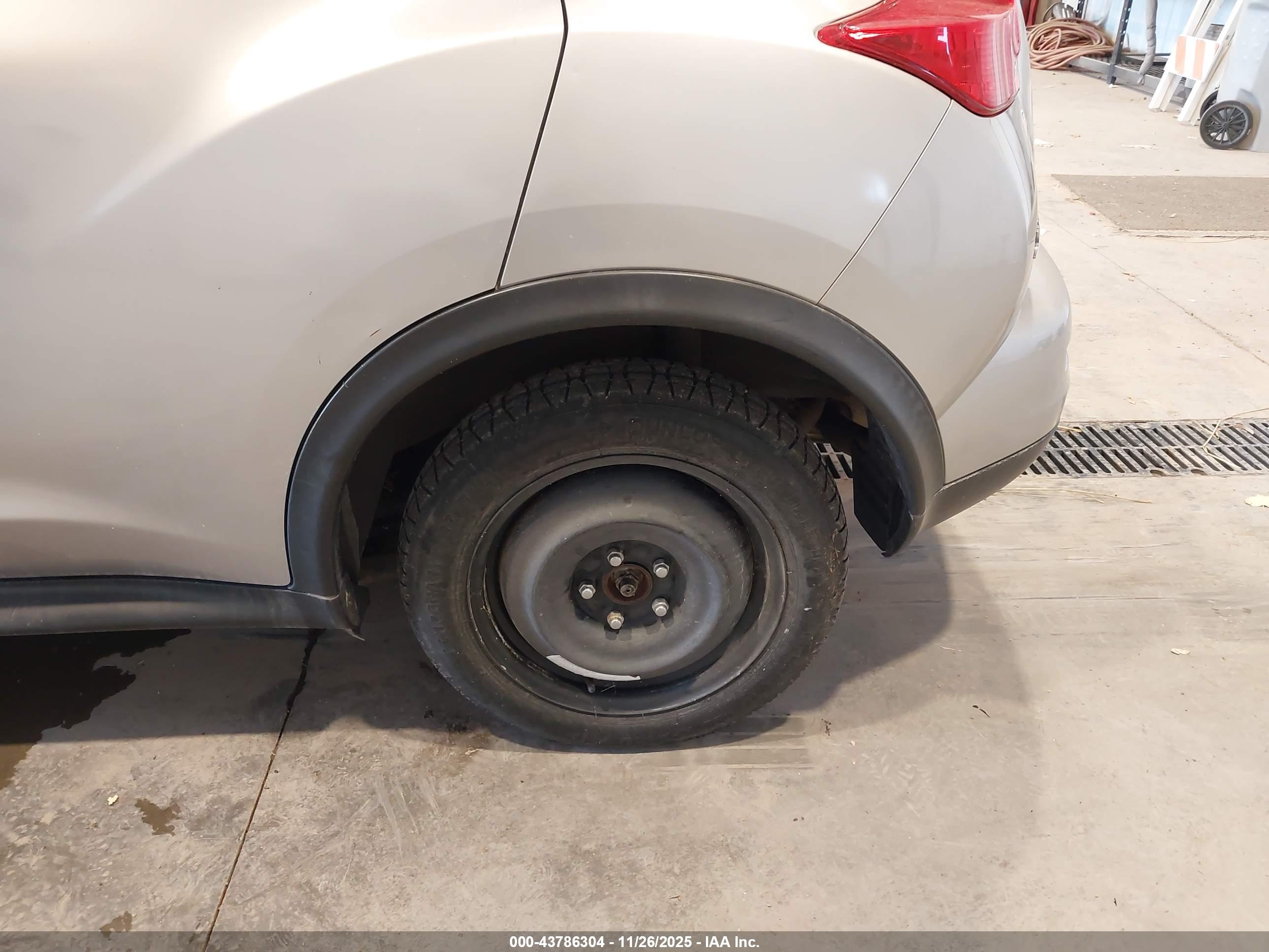 NISSAN JUKE image 6