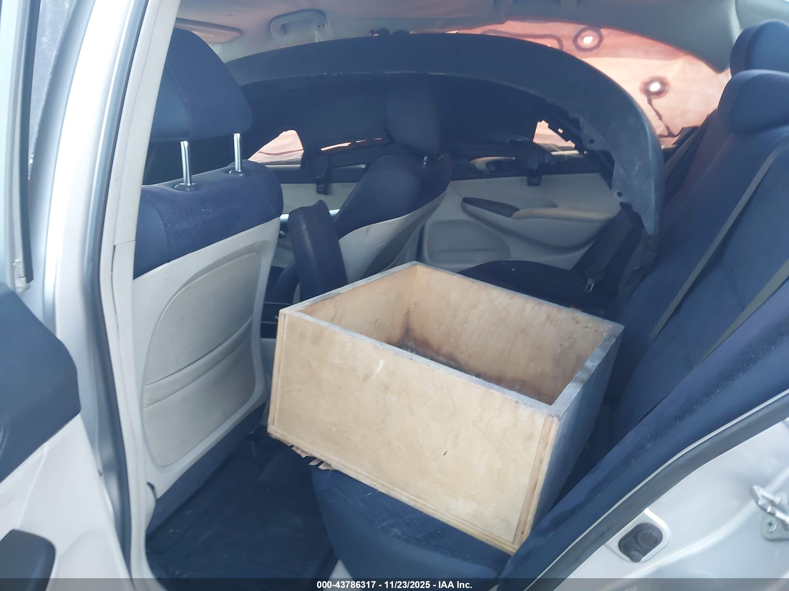 HONDA CIVIC image 8