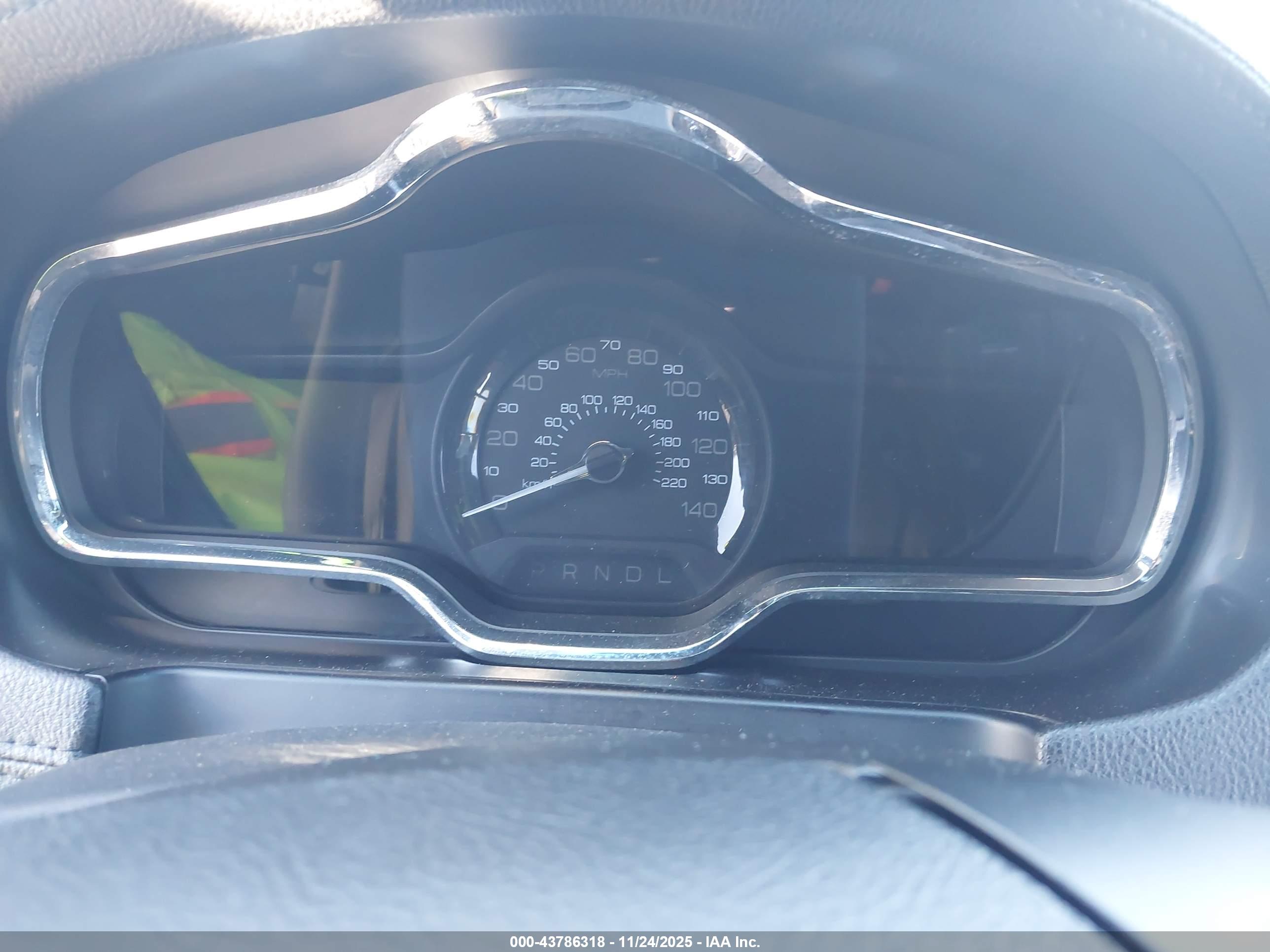LINCOLN MKT image 7