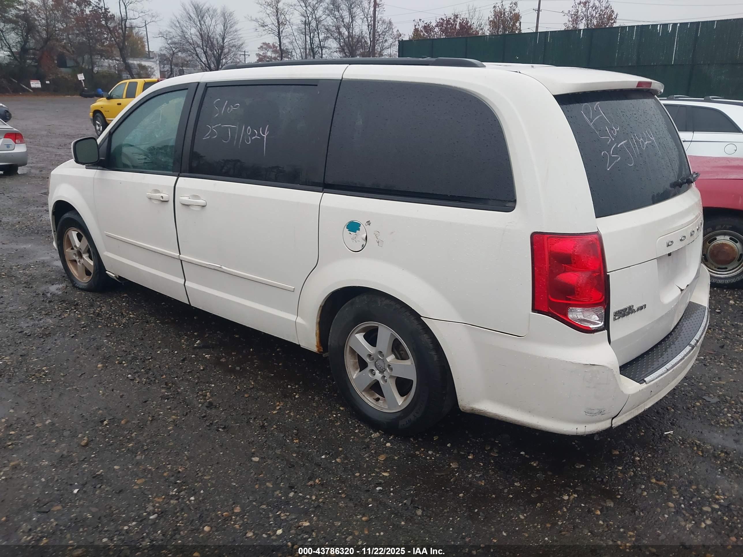 DODGE GRAND image 3