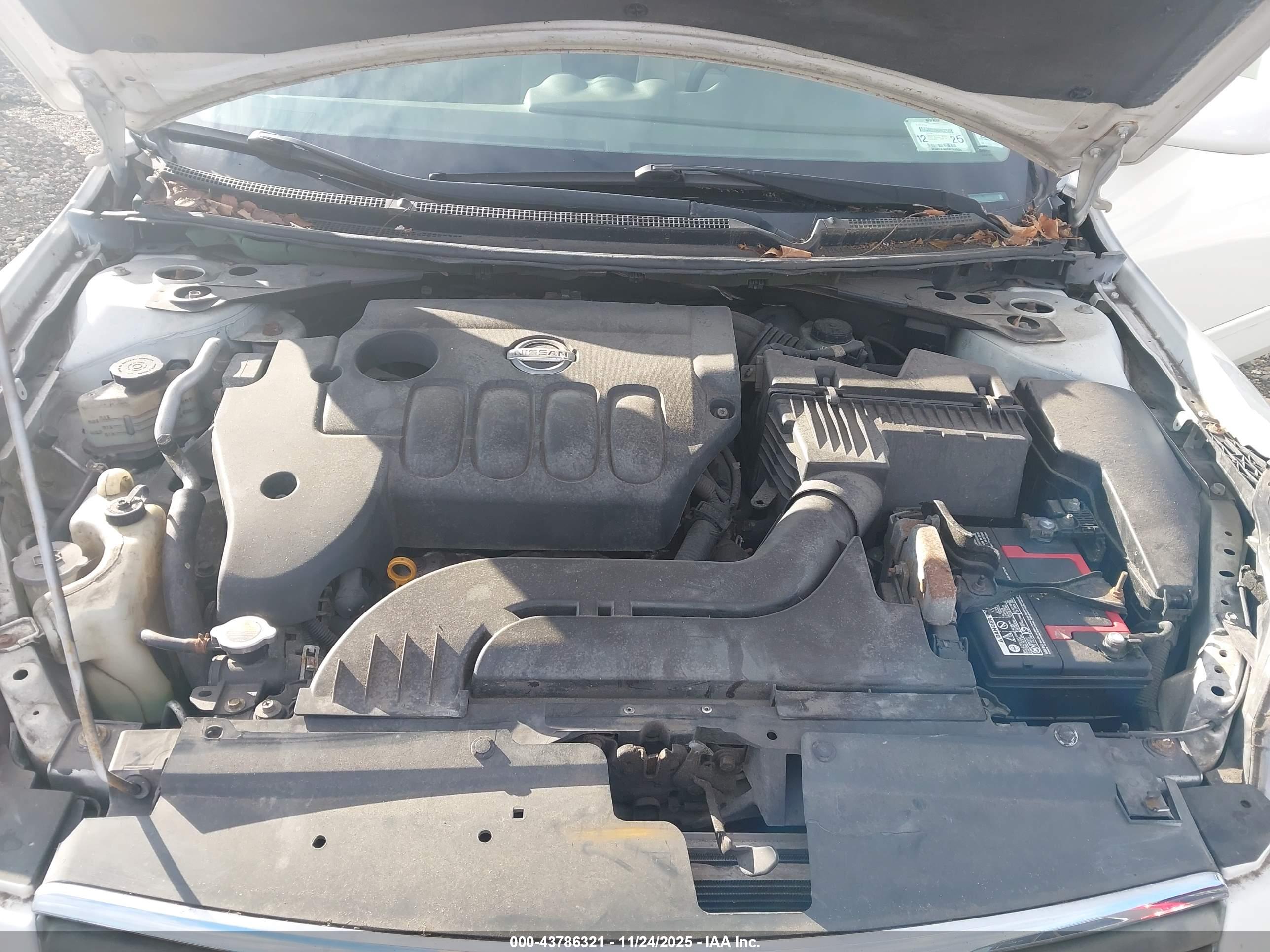 NISSAN ALTIMA image 10