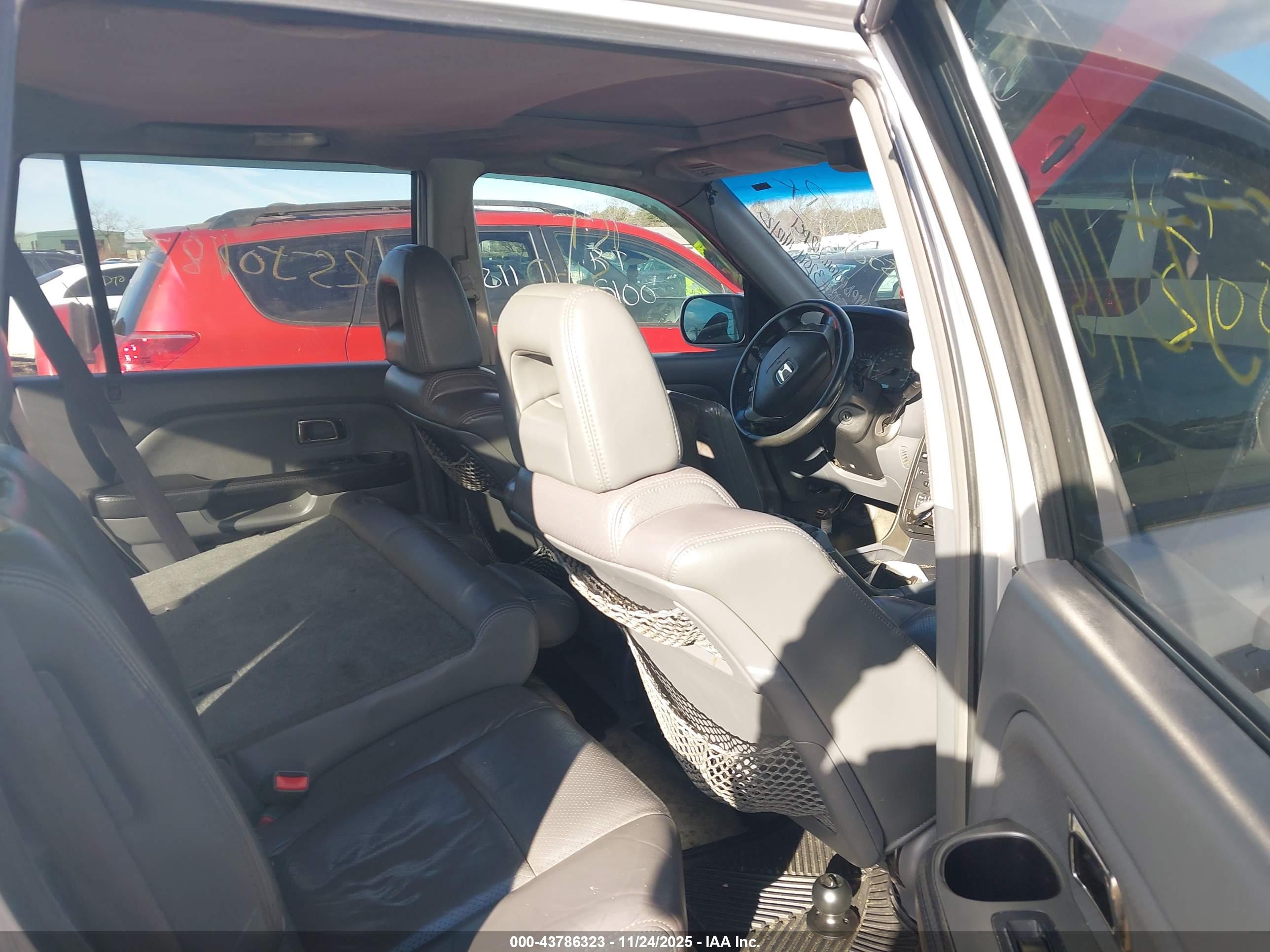 HONDA PILOT image 8