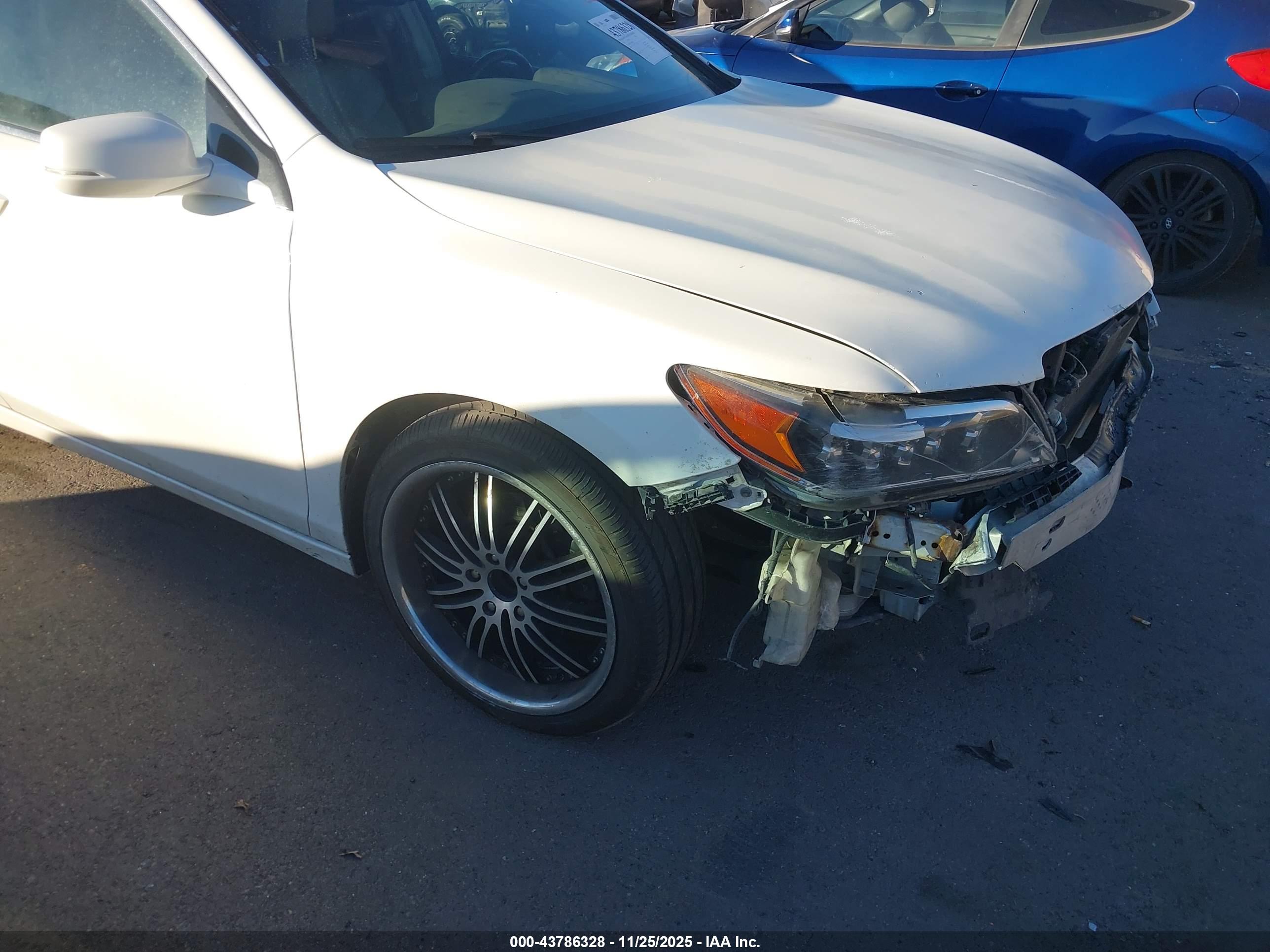 ACURA RLX image 6