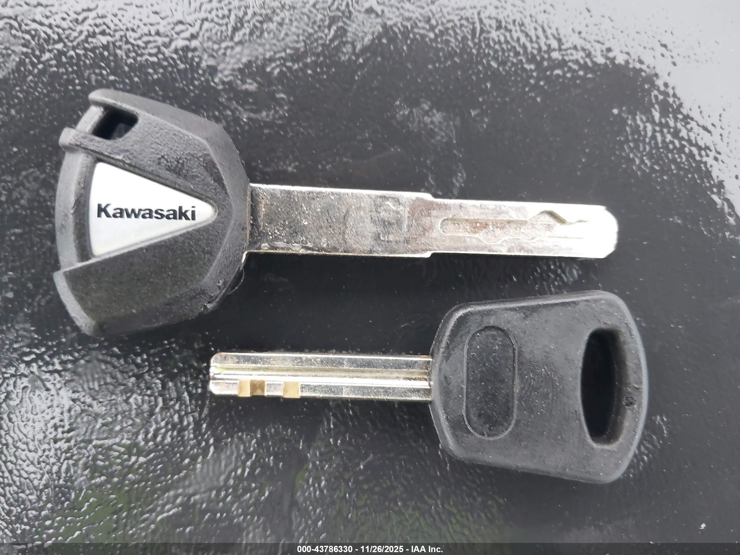 KAWASAKI EX650 image 11