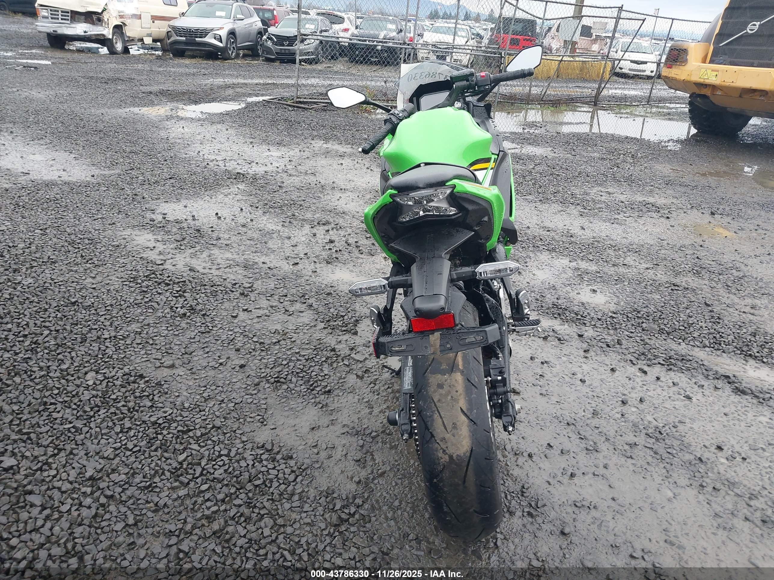 KAWASAKI EX650 image 6