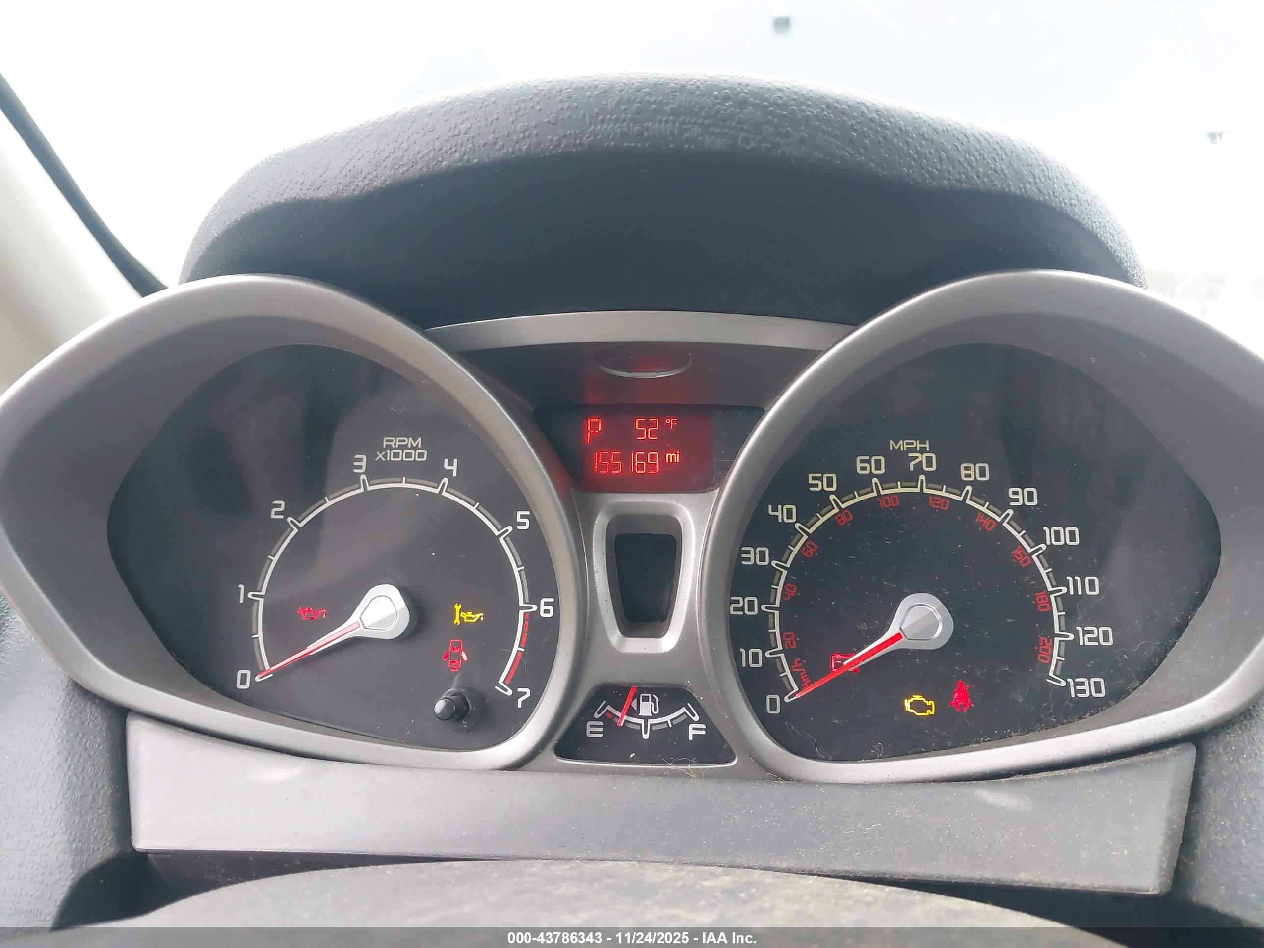 FORD FIESTA image 7