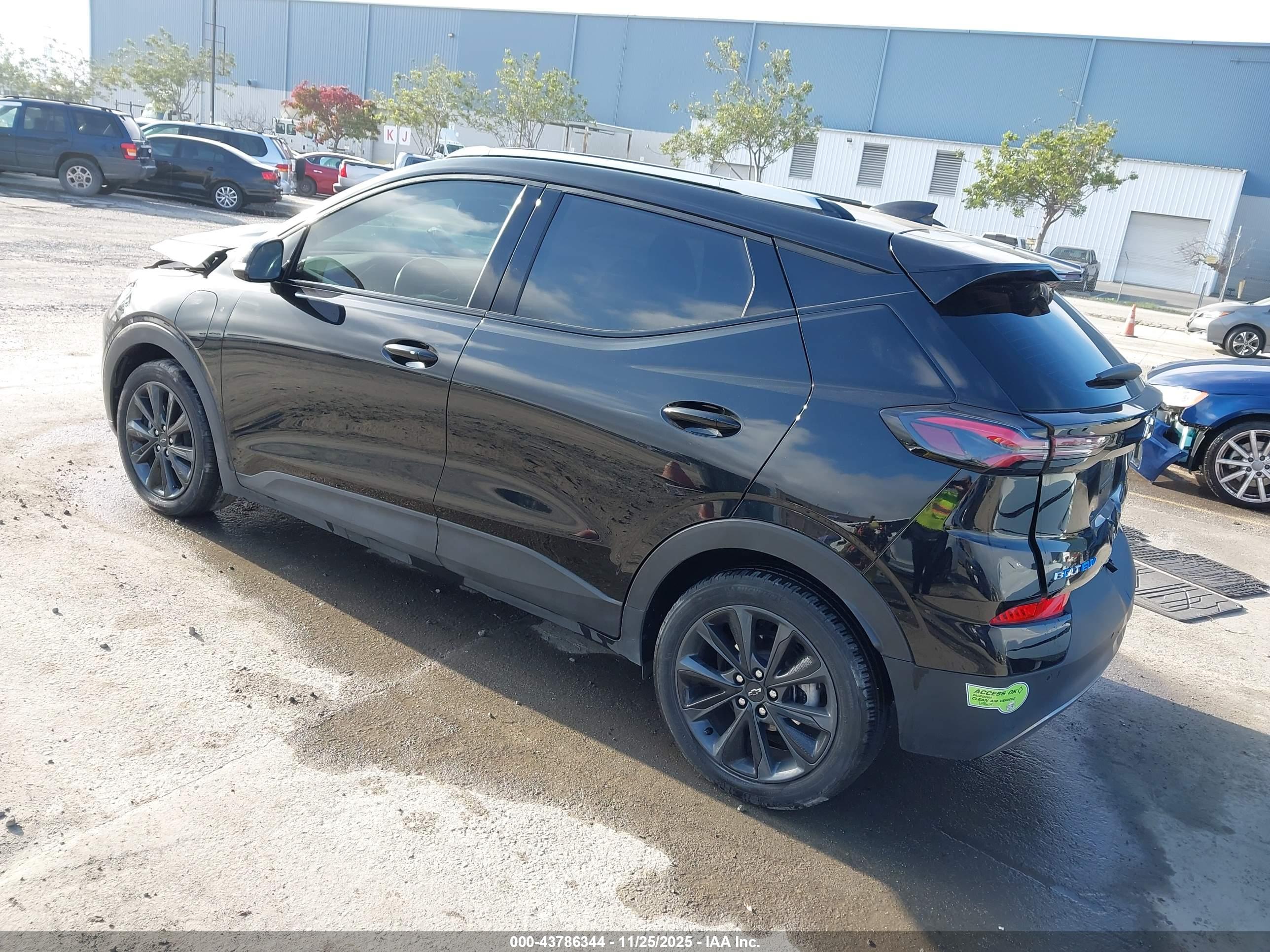 CHEVROLET BOLT image 3