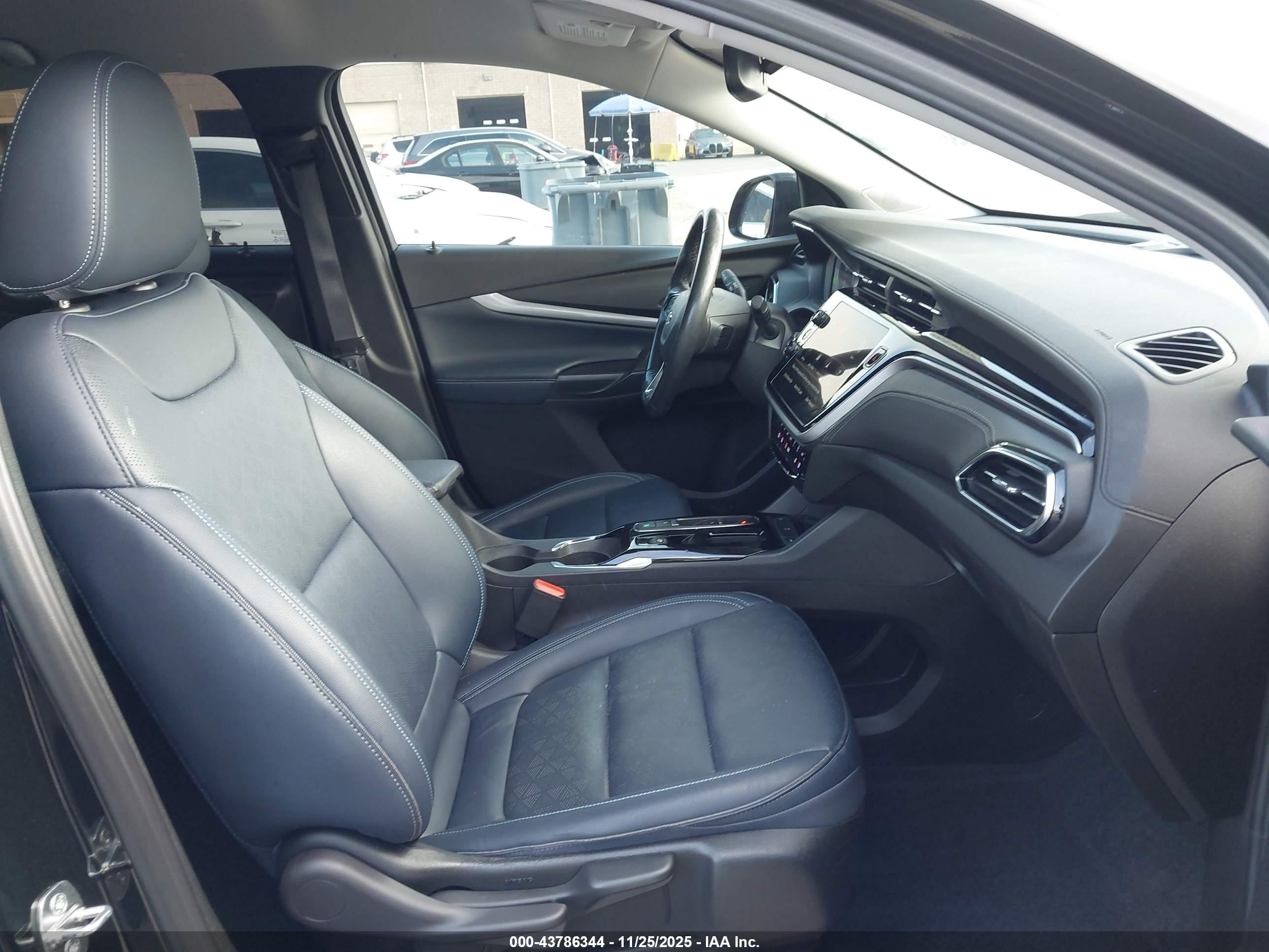 CHEVROLET BOLT image 5