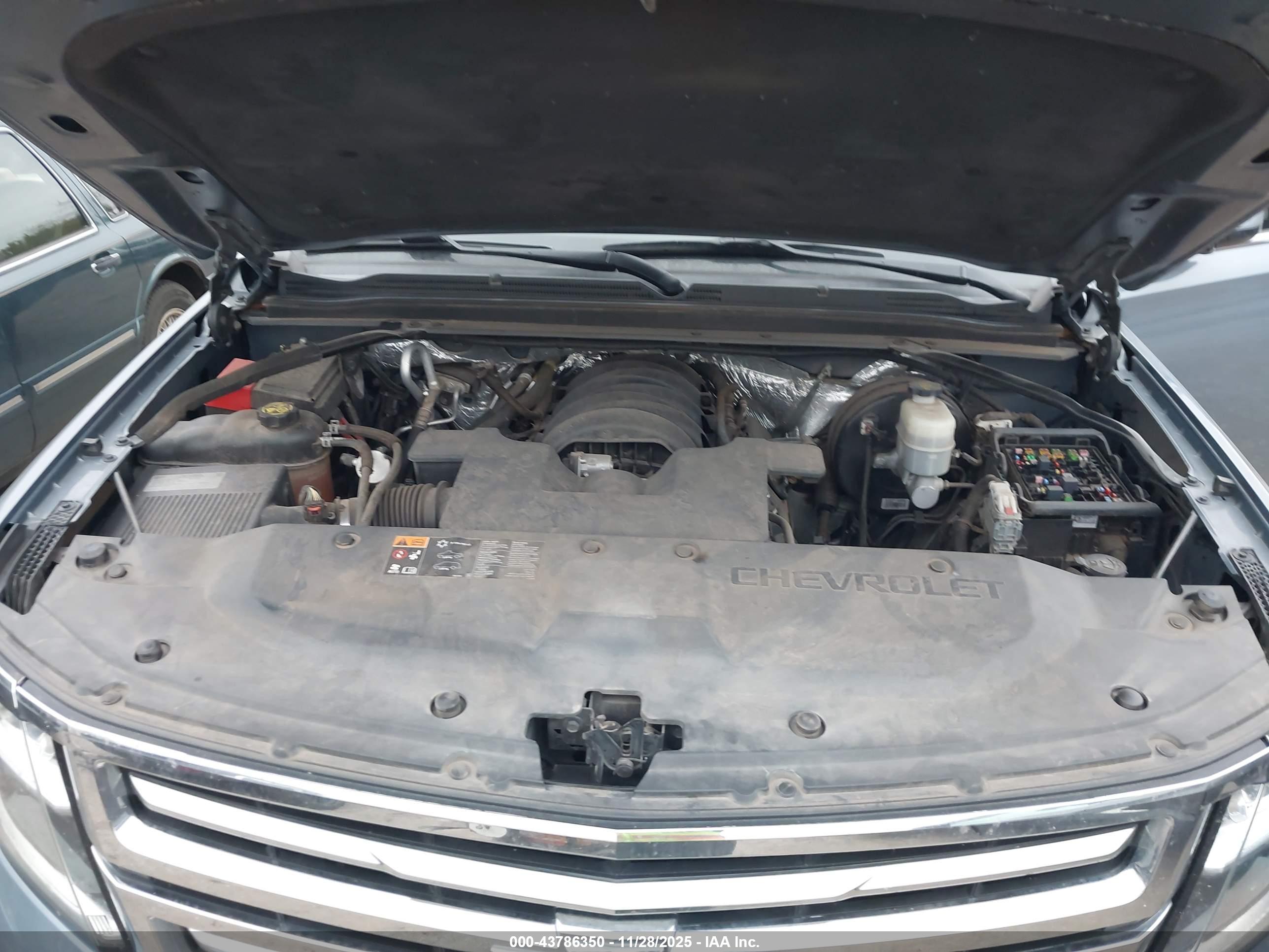 CHEVROLET TAHOE image 10