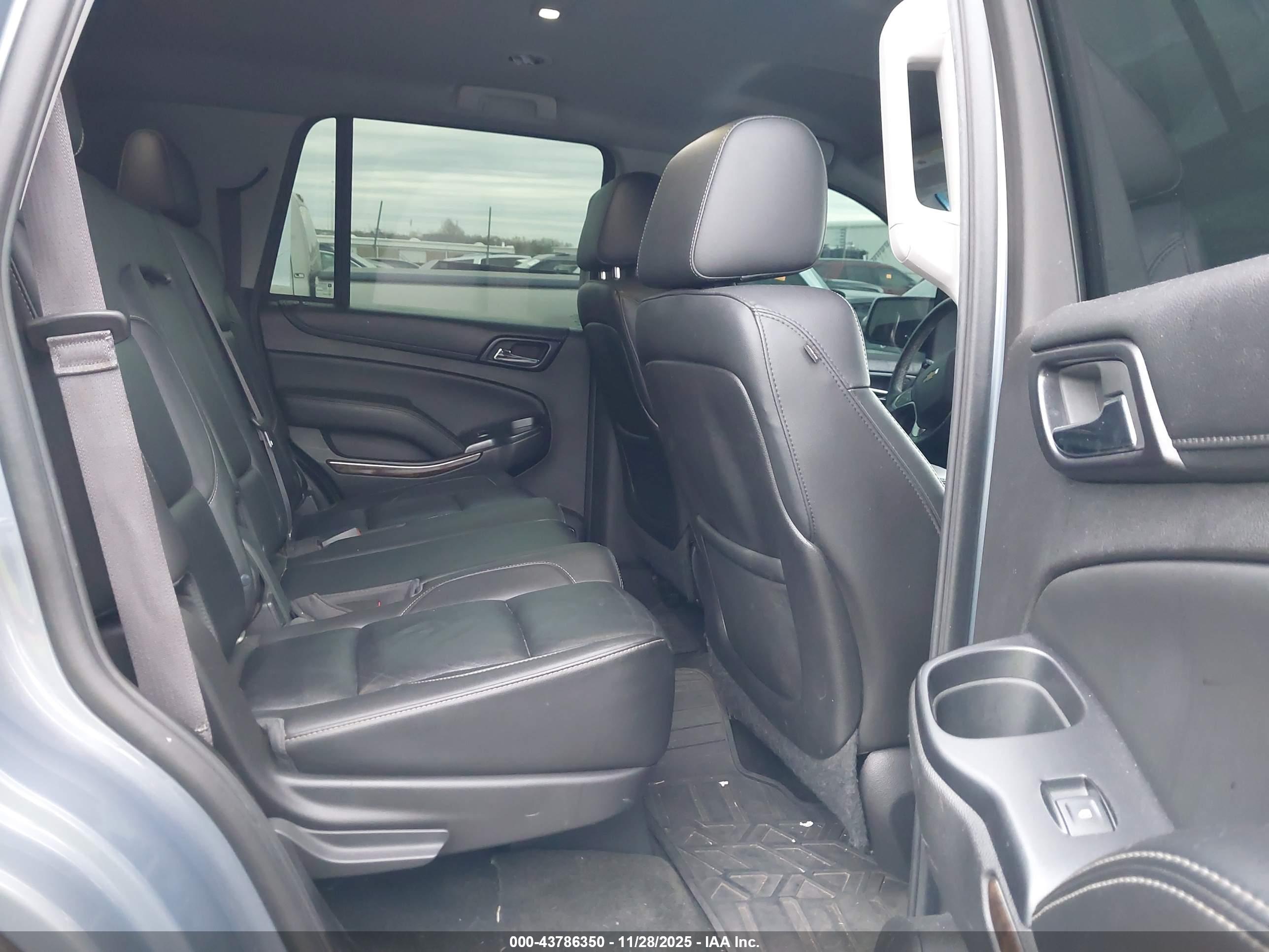 CHEVROLET TAHOE image 8