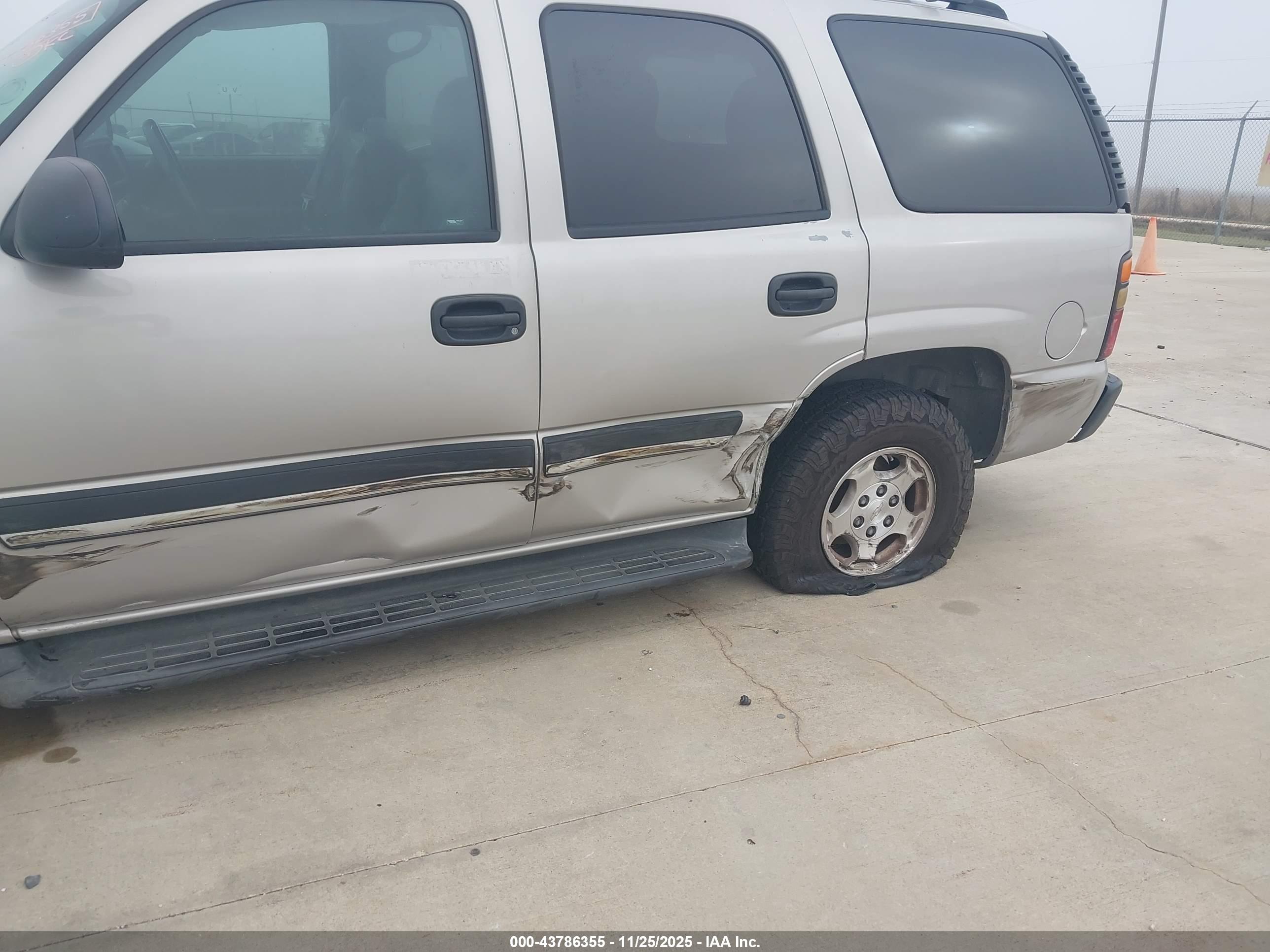 CHEVROLET TAHOE image 6