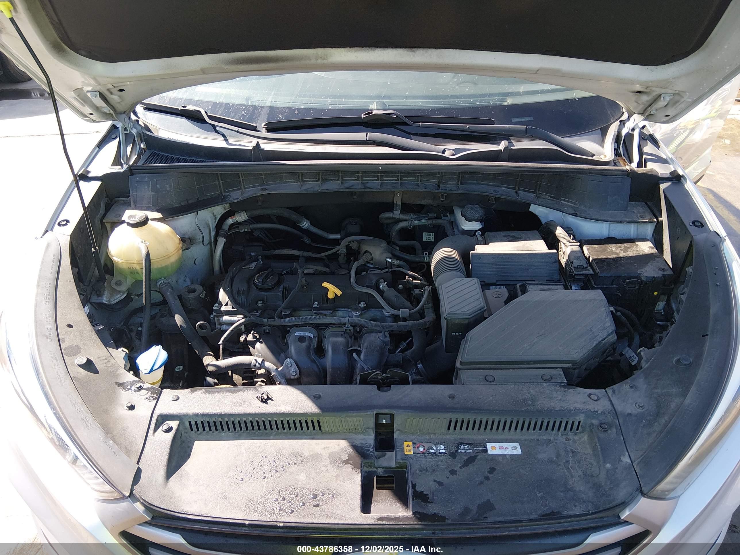HYUNDAI TUCSON image 10