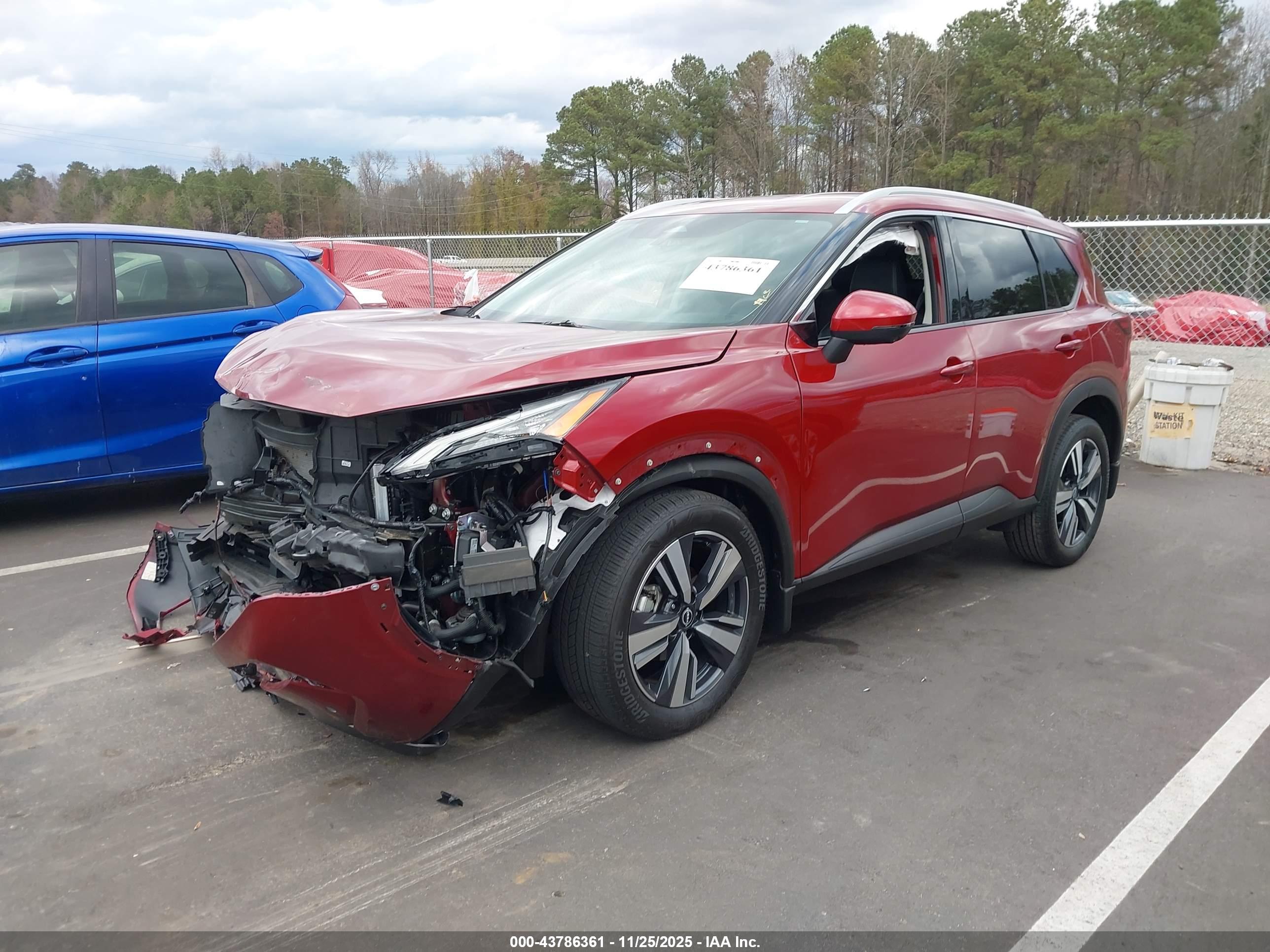 NISSAN ROGUE image 2