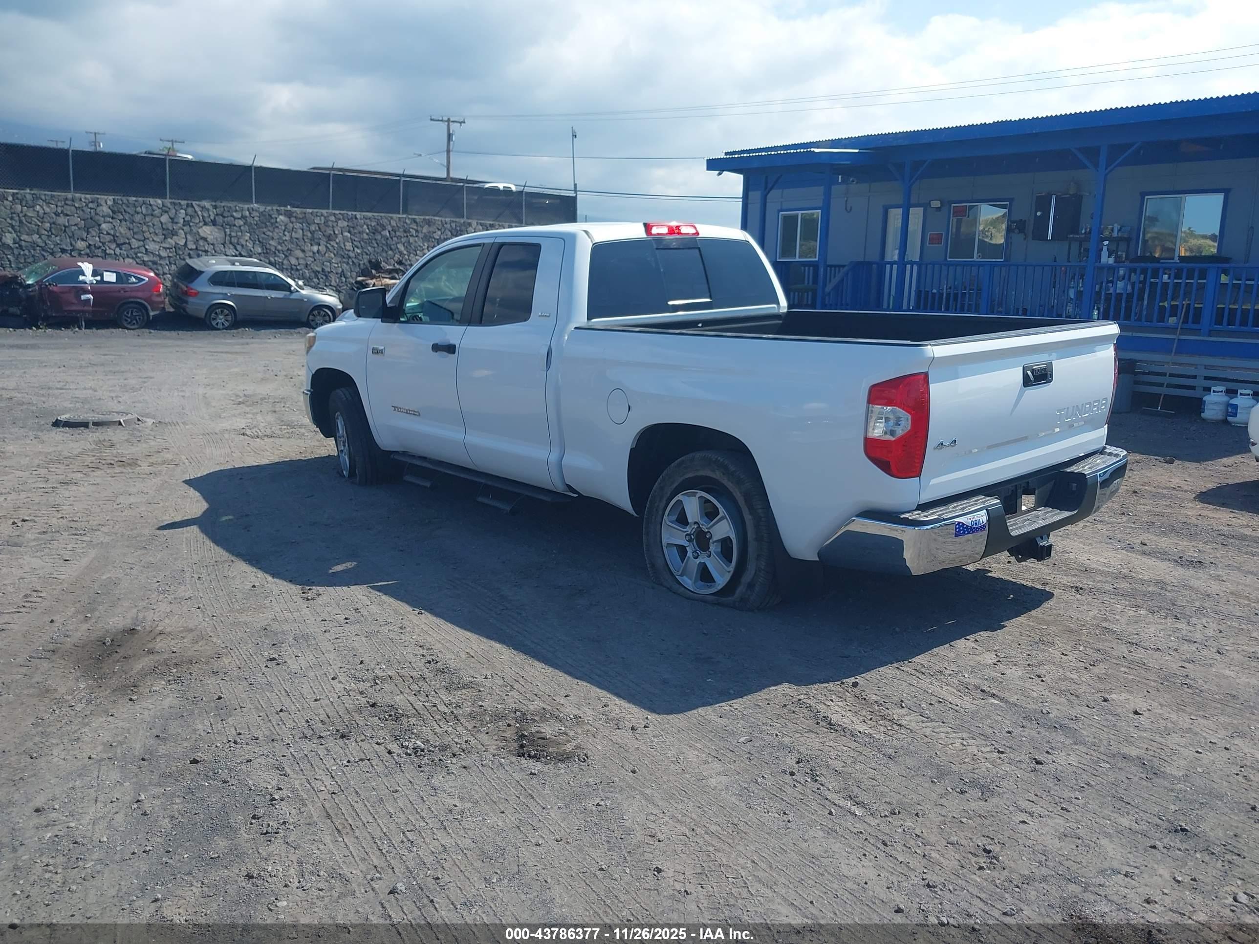 TOYOTA TUNDRA image 3