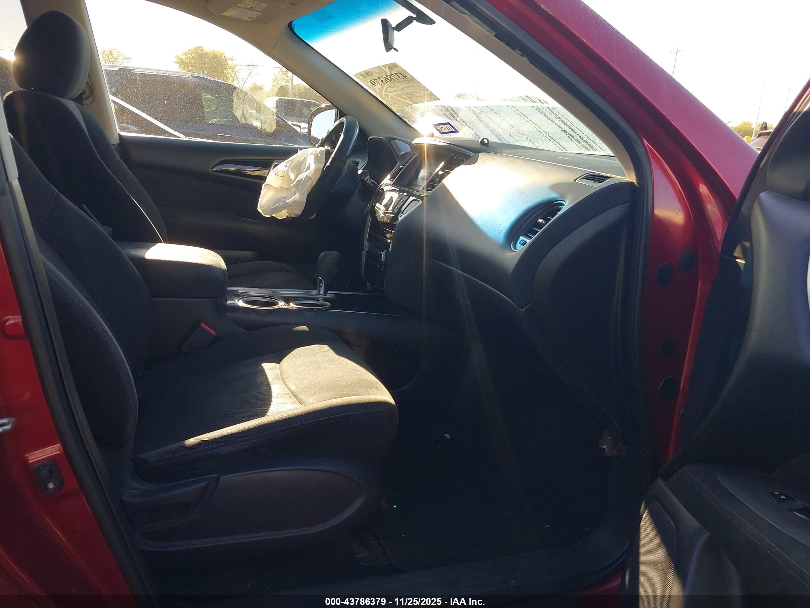 NISSAN PATHFINDER image 5