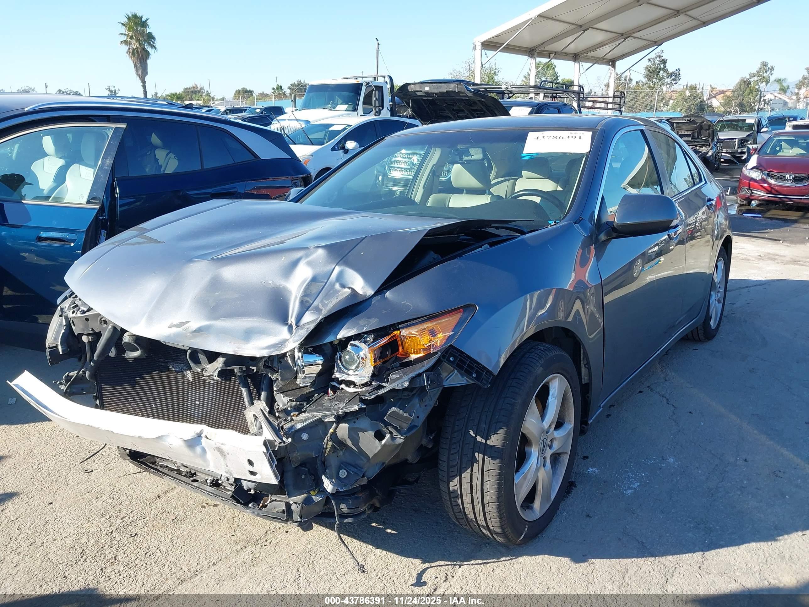 ACURA TSX image 2
