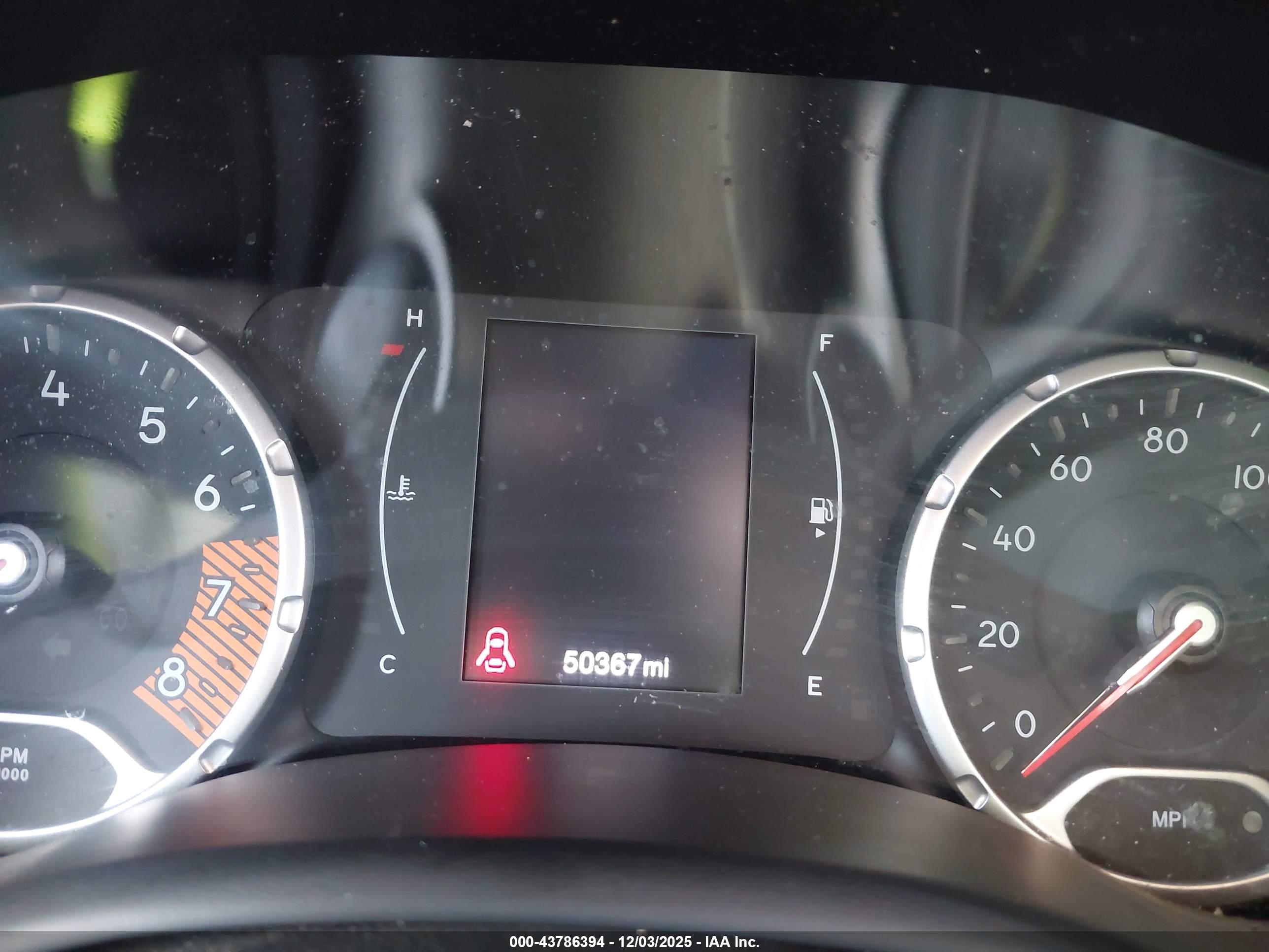 JEEP RENEGADE image 7