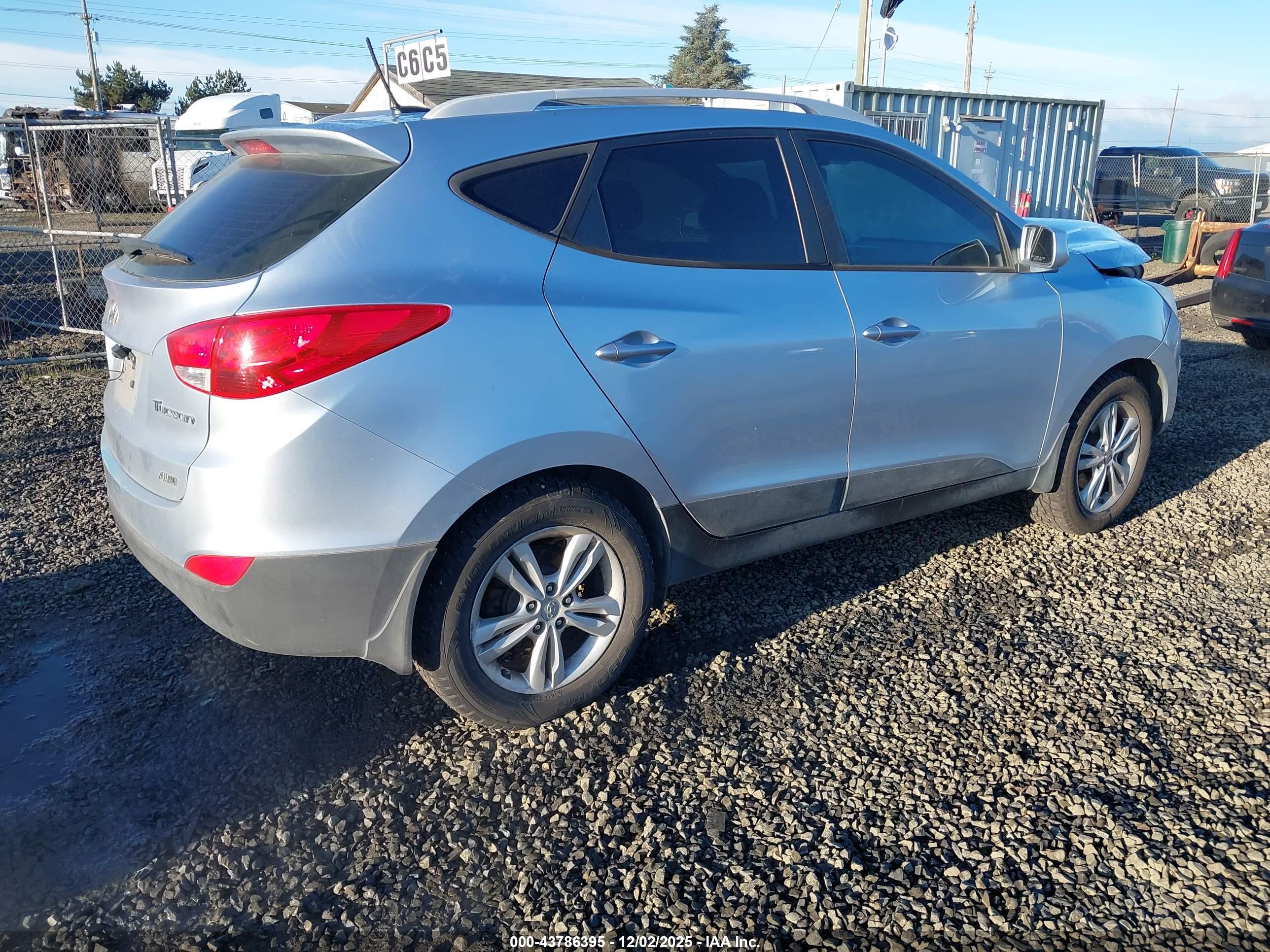 HYUNDAI TUCSON image 4