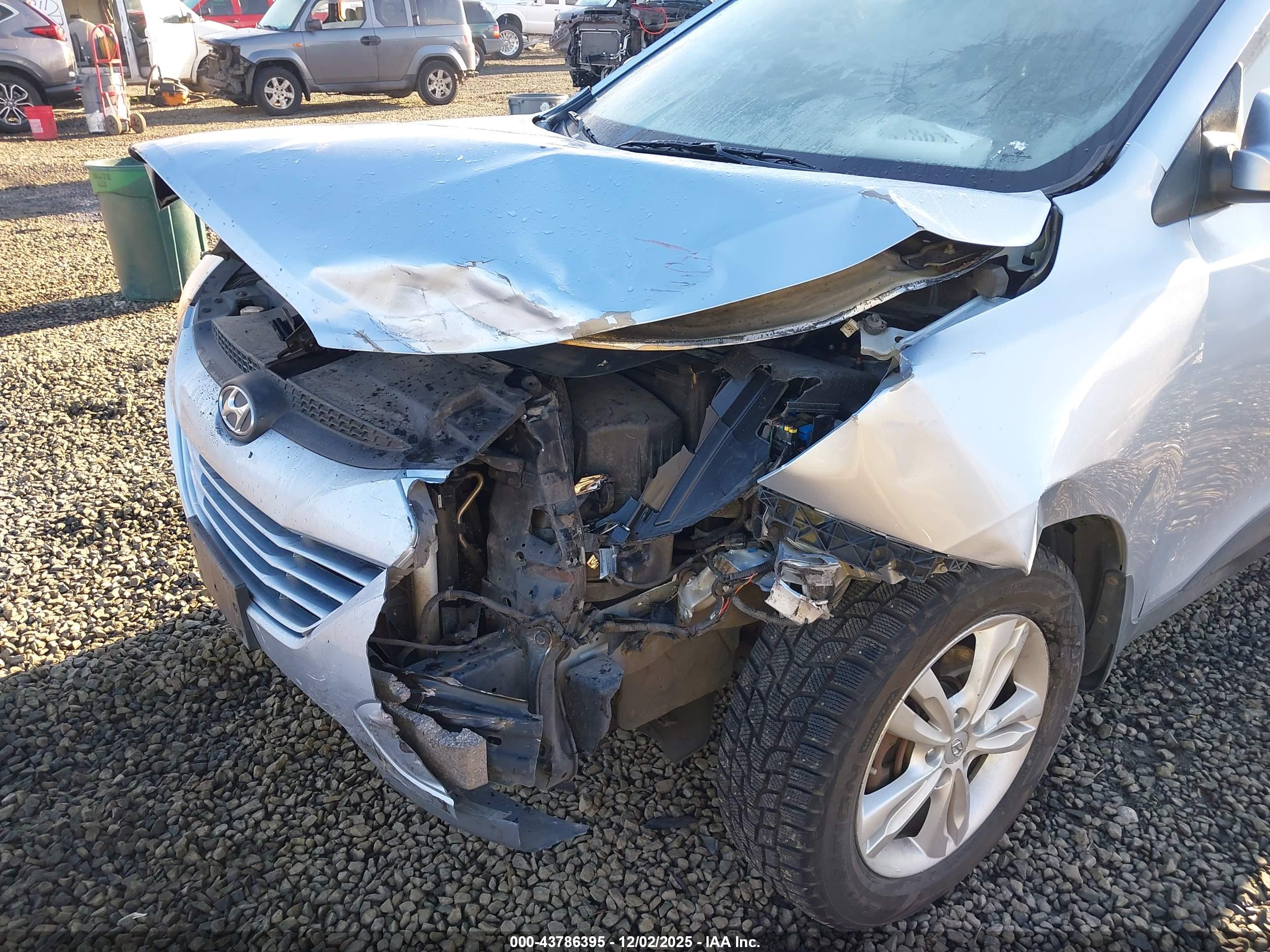 HYUNDAI TUCSON image 6