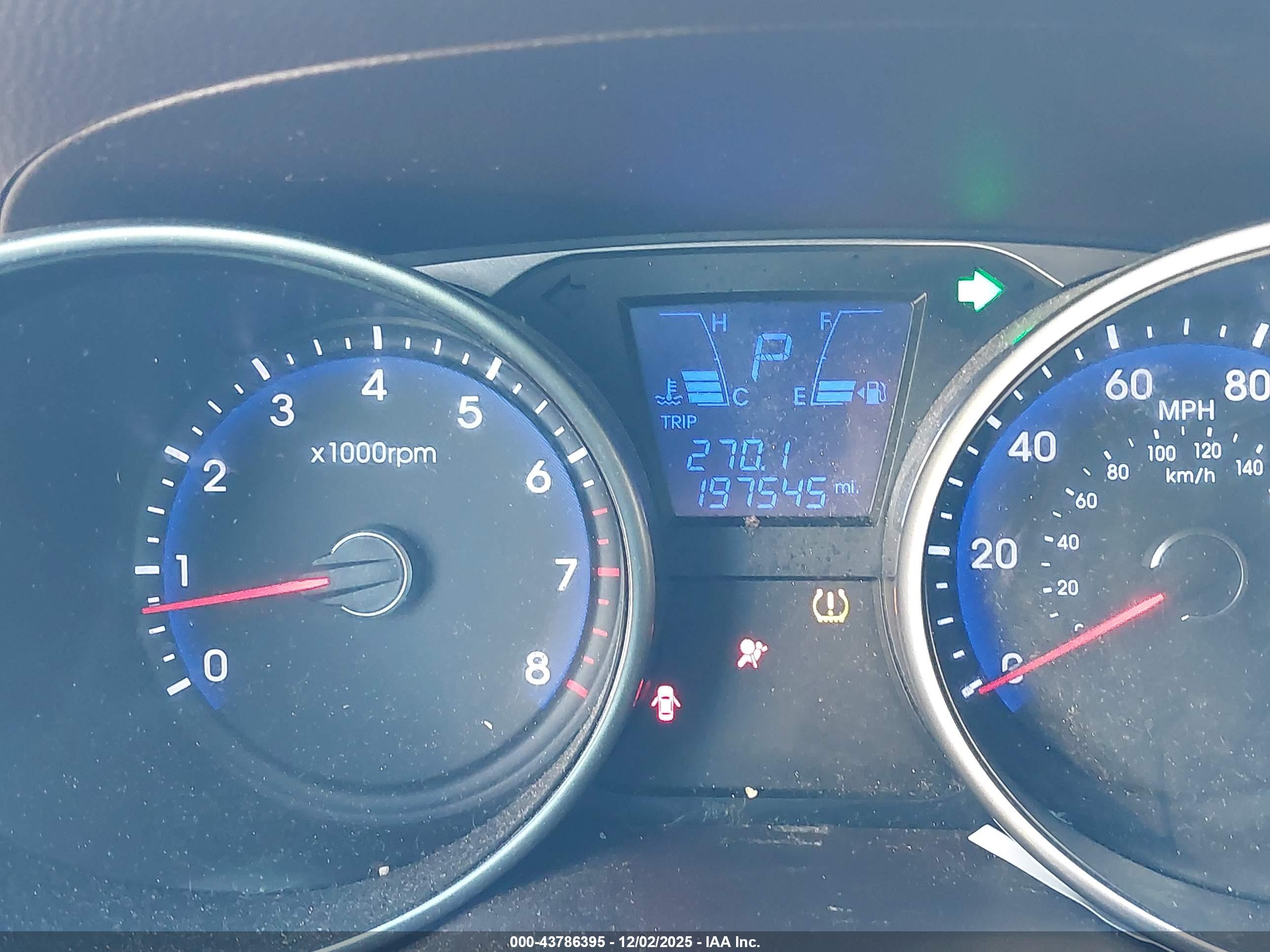 HYUNDAI TUCSON image 7