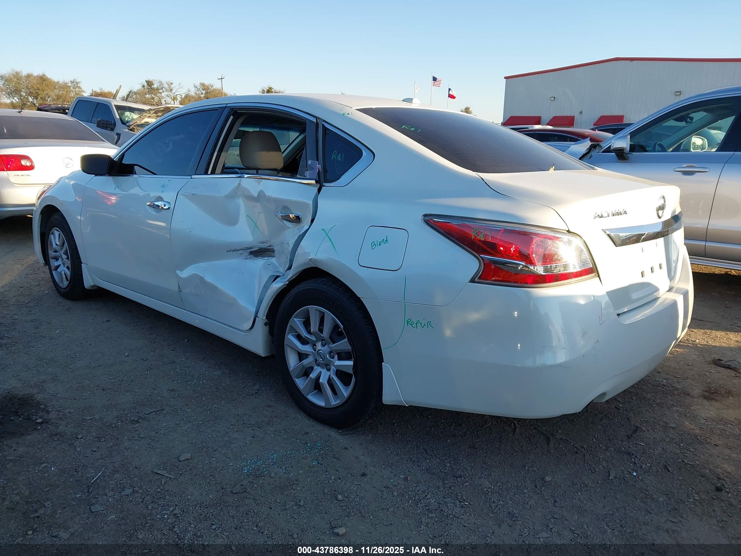NISSAN ALTIMA image 3