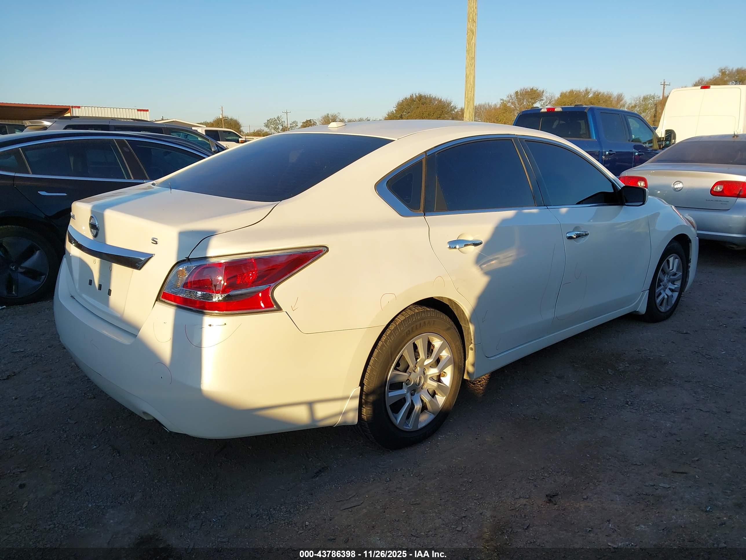 NISSAN ALTIMA image 4