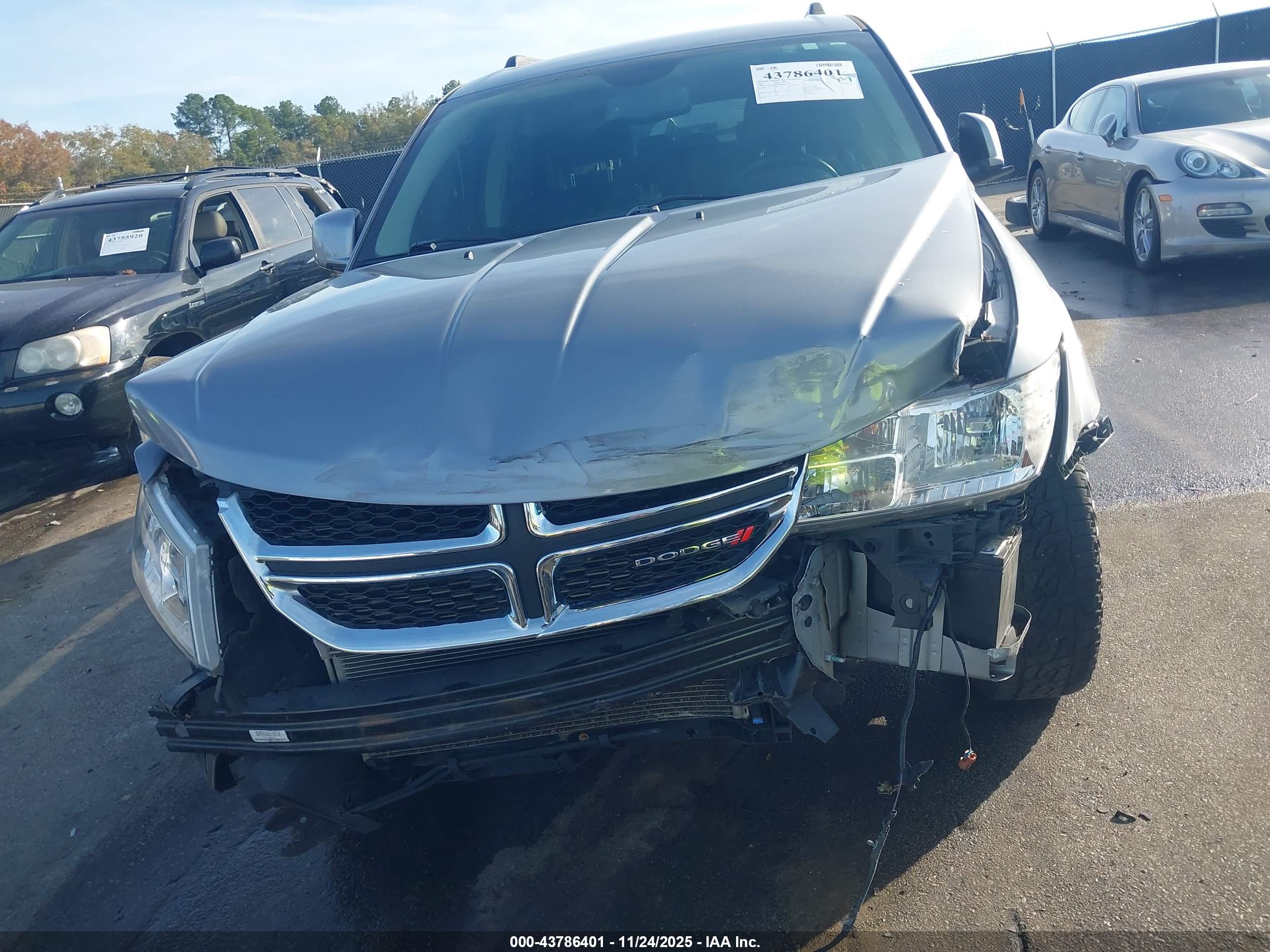 DODGE JOURNEY image 6