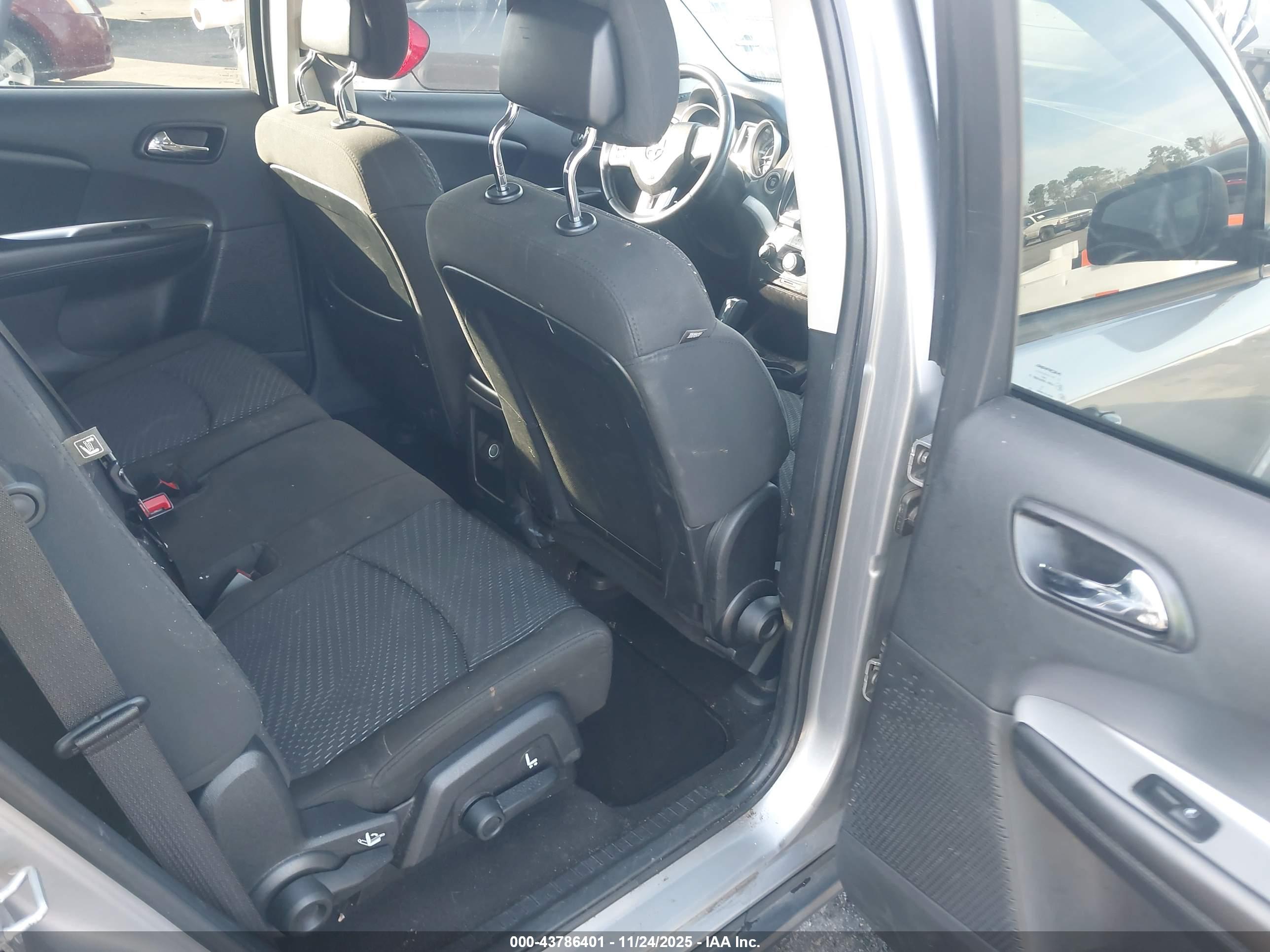 DODGE JOURNEY image 8